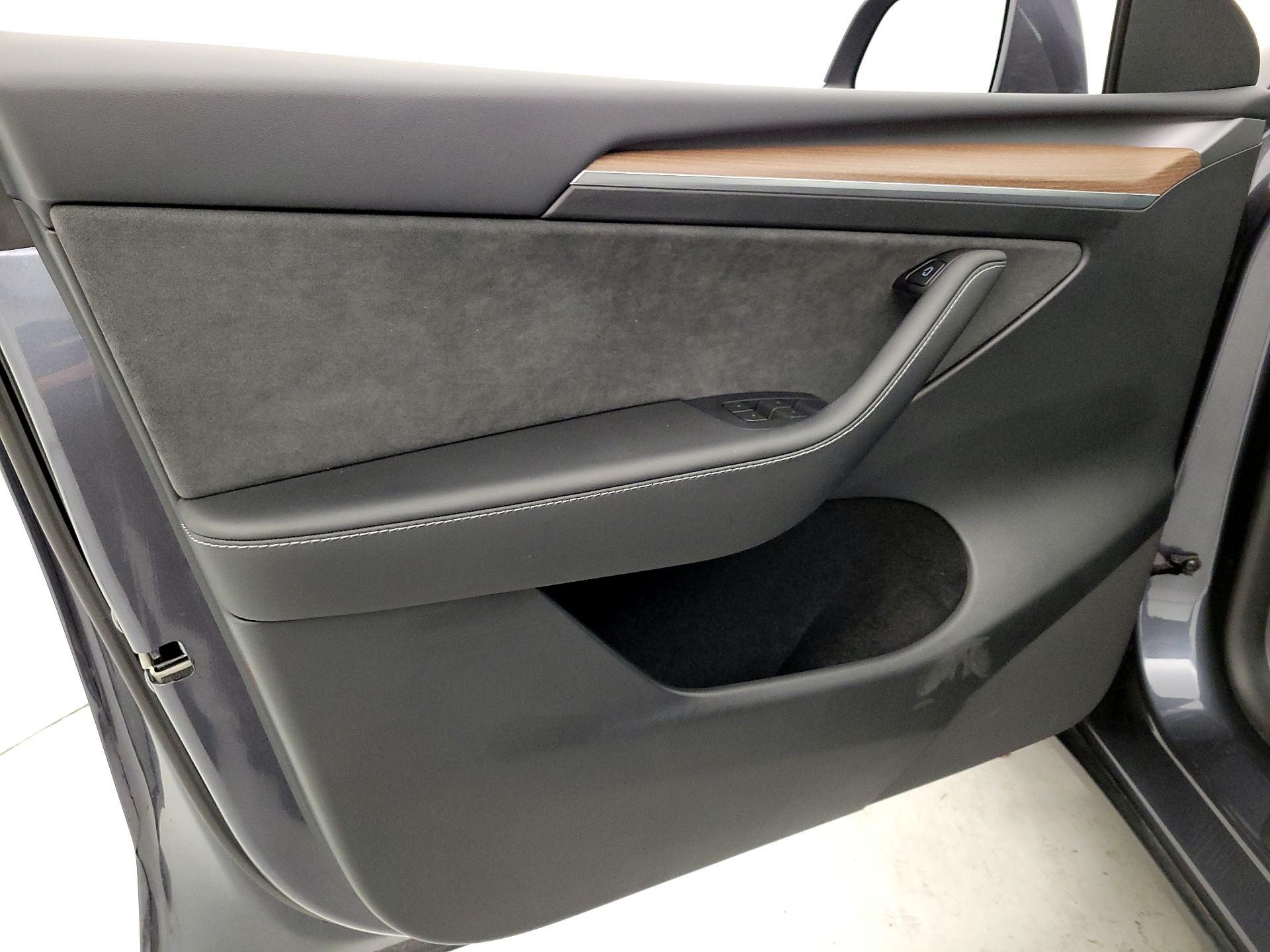 Thumbnail: 2023 Tesla Model Y - 12