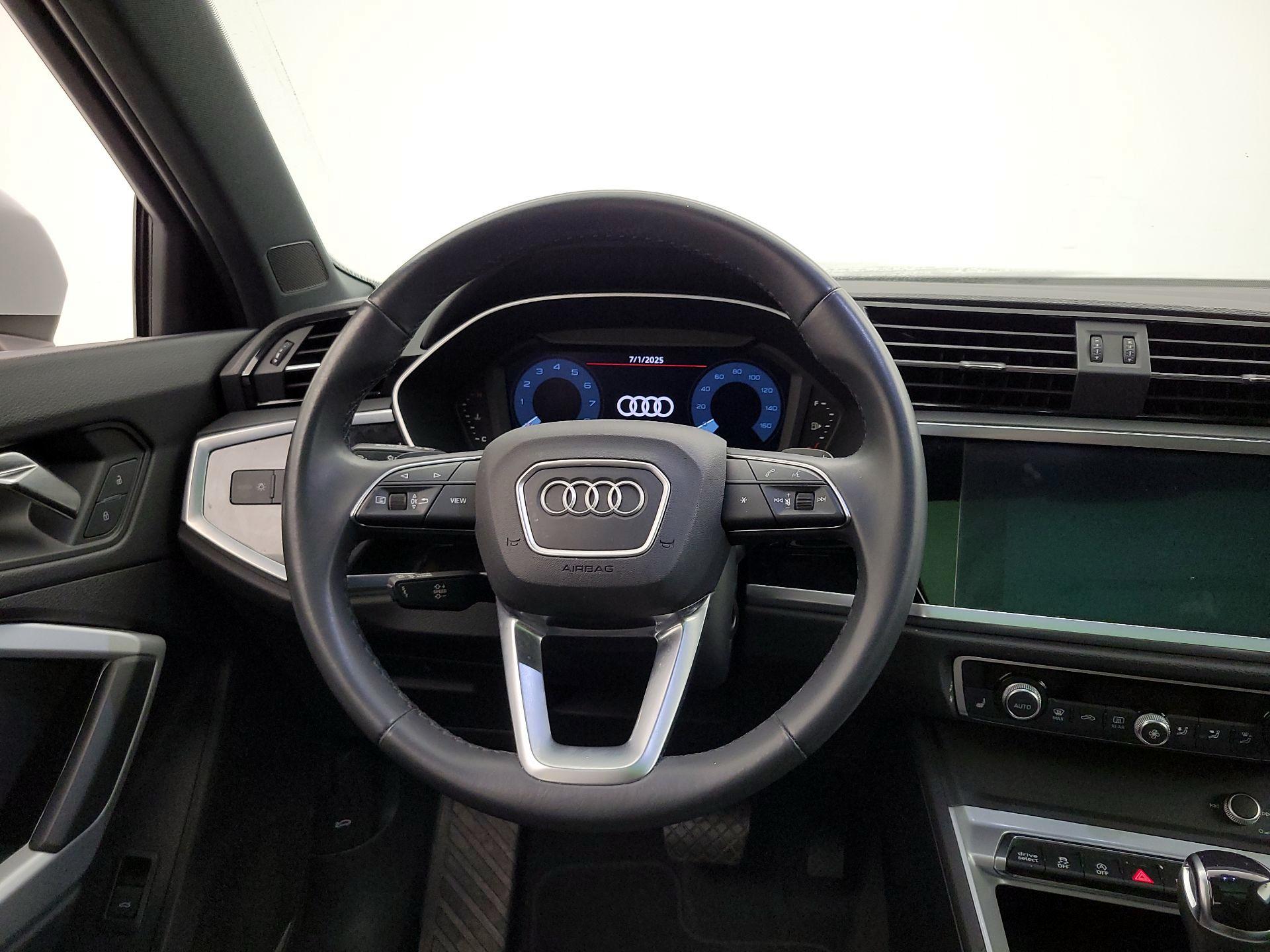 Thumbnail: 2022 Audi Q3 - 10