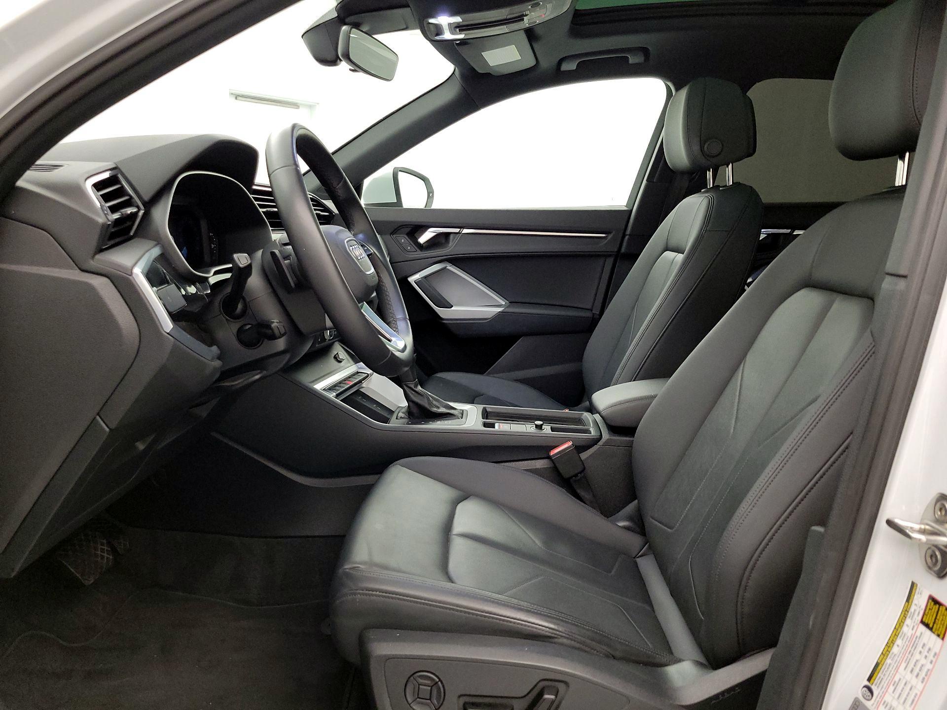 Thumbnail: 2022 Audi Q3 - 11