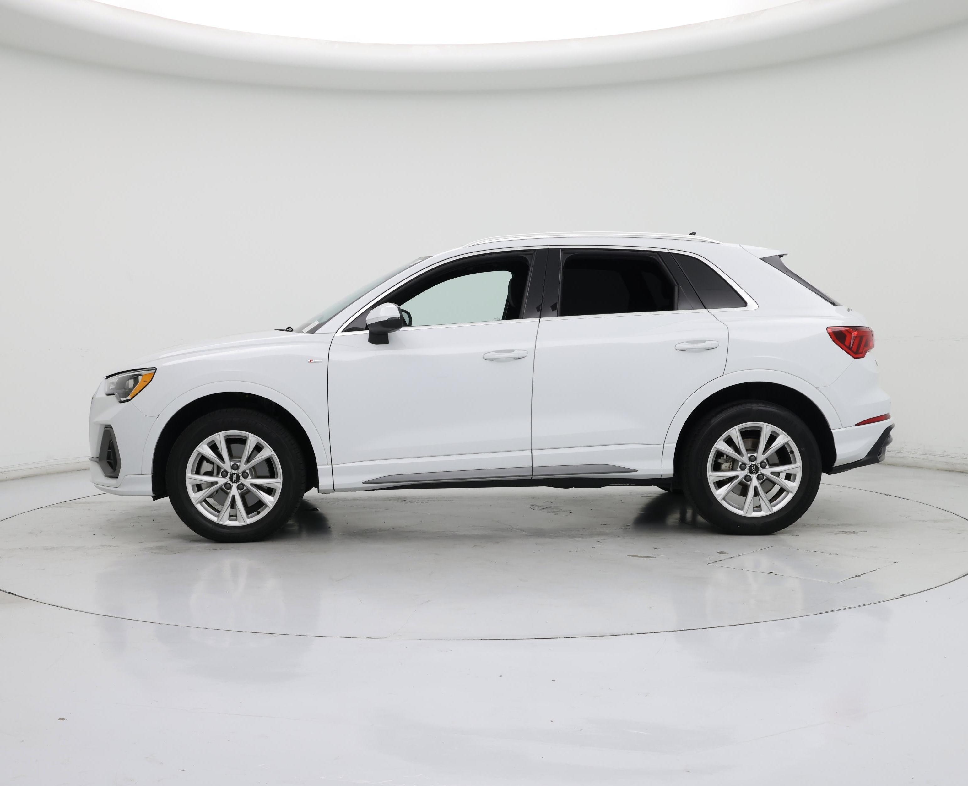 Thumbnail: 2022 Audi Q3 - 3