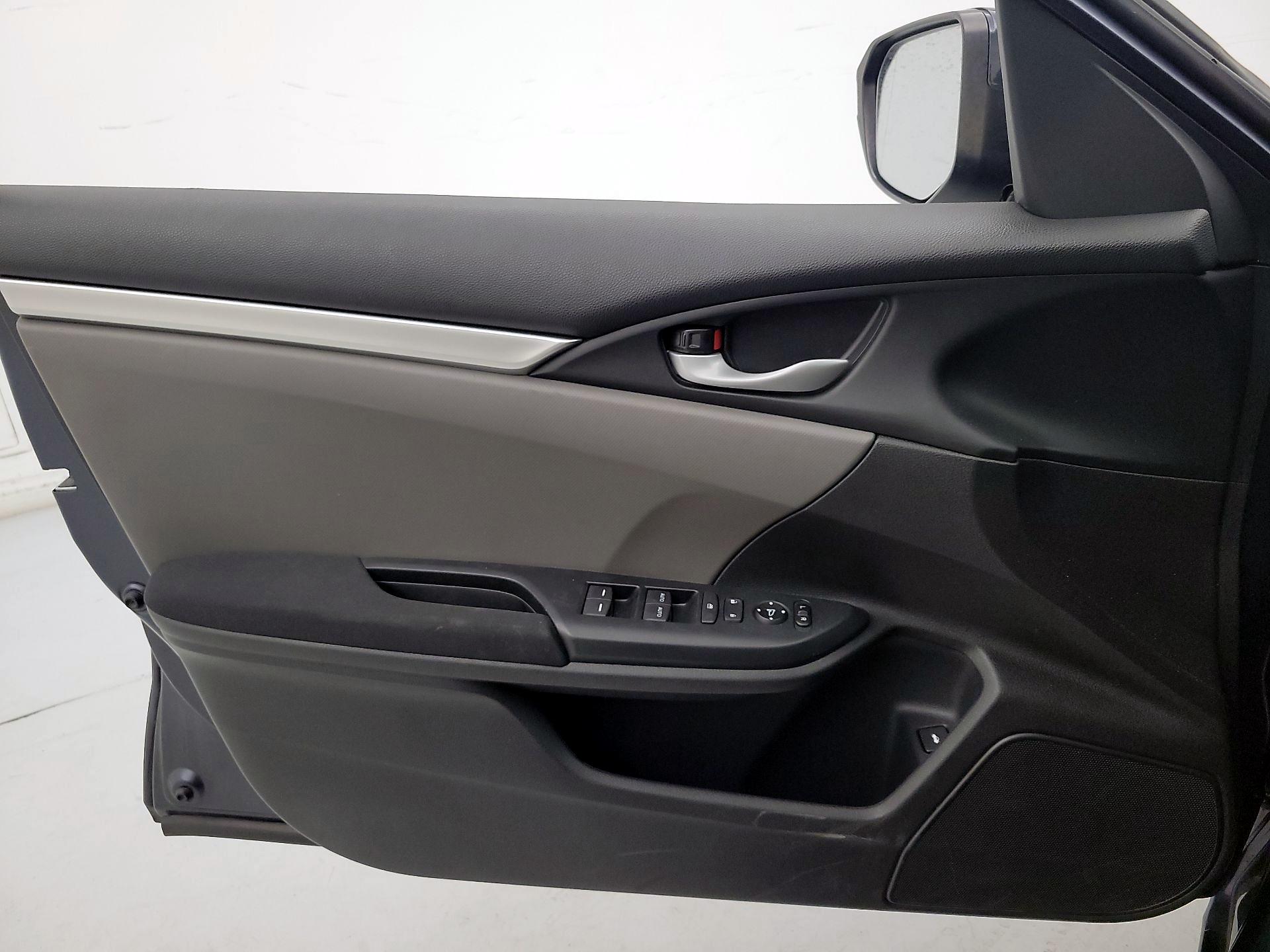 Thumbnail: 2016 Honda Civic - 12