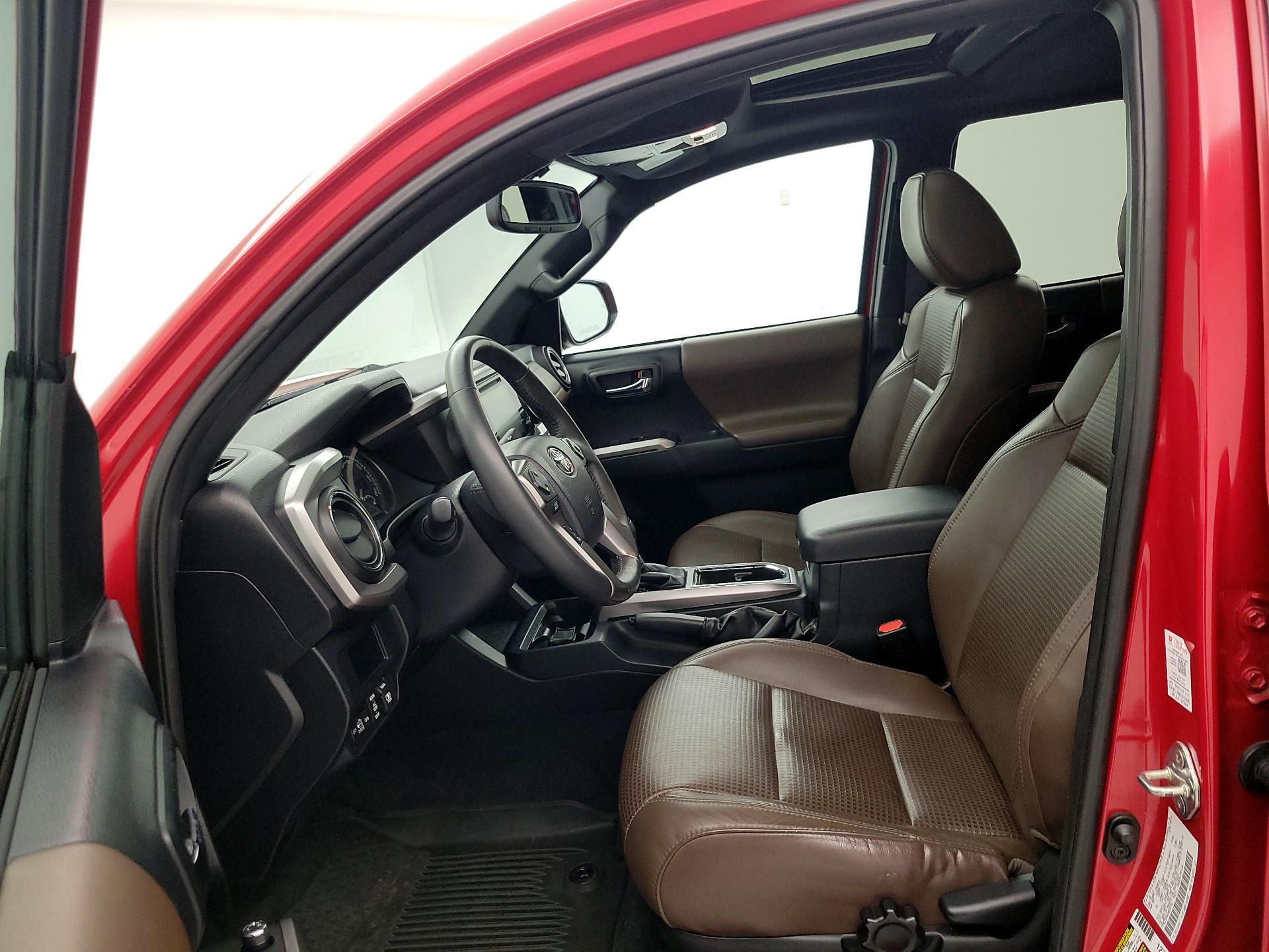 Thumbnail: 2017 Toyota Tacoma - 11