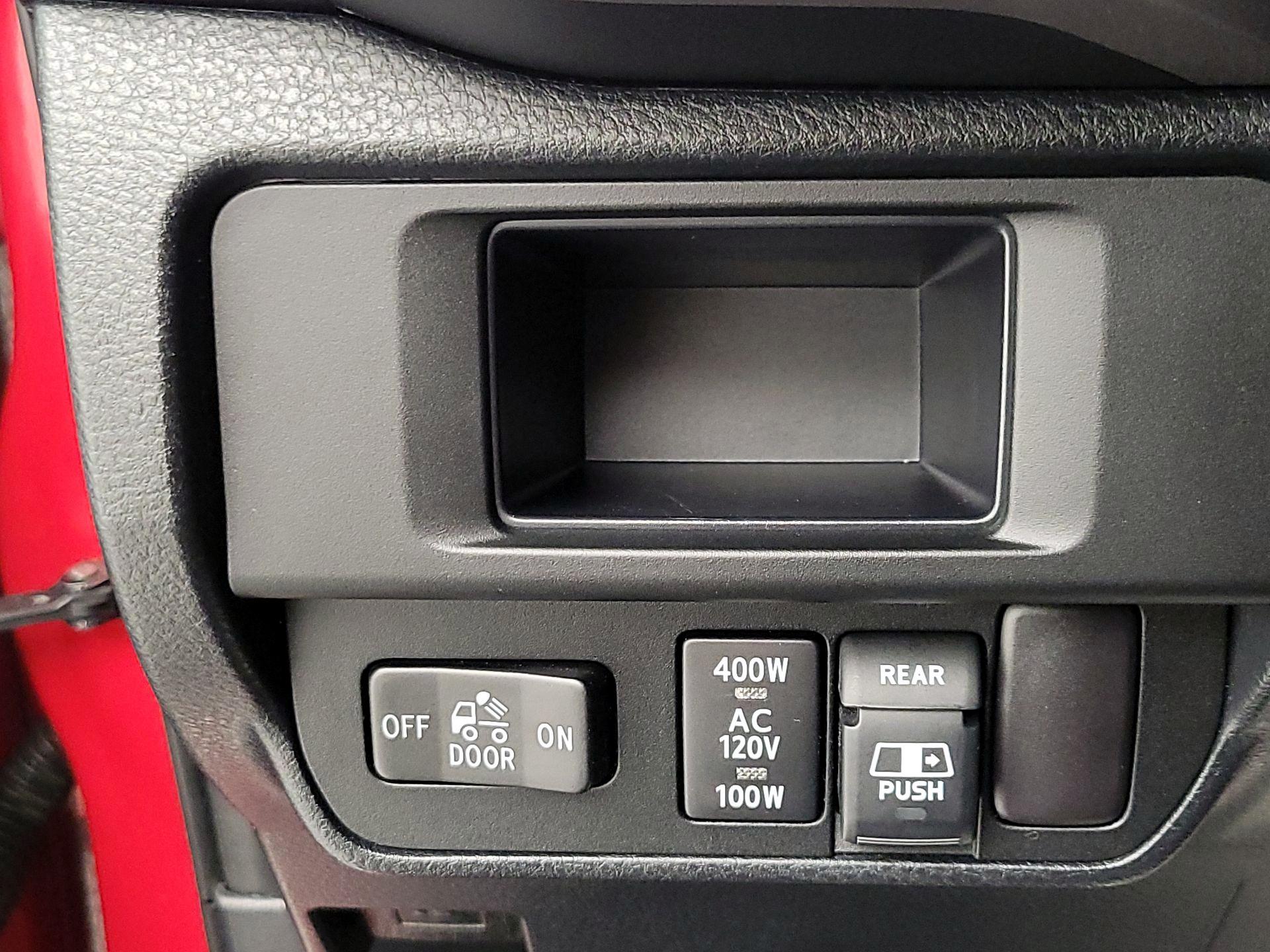 Thumbnail: 2017 Toyota Tacoma - 13