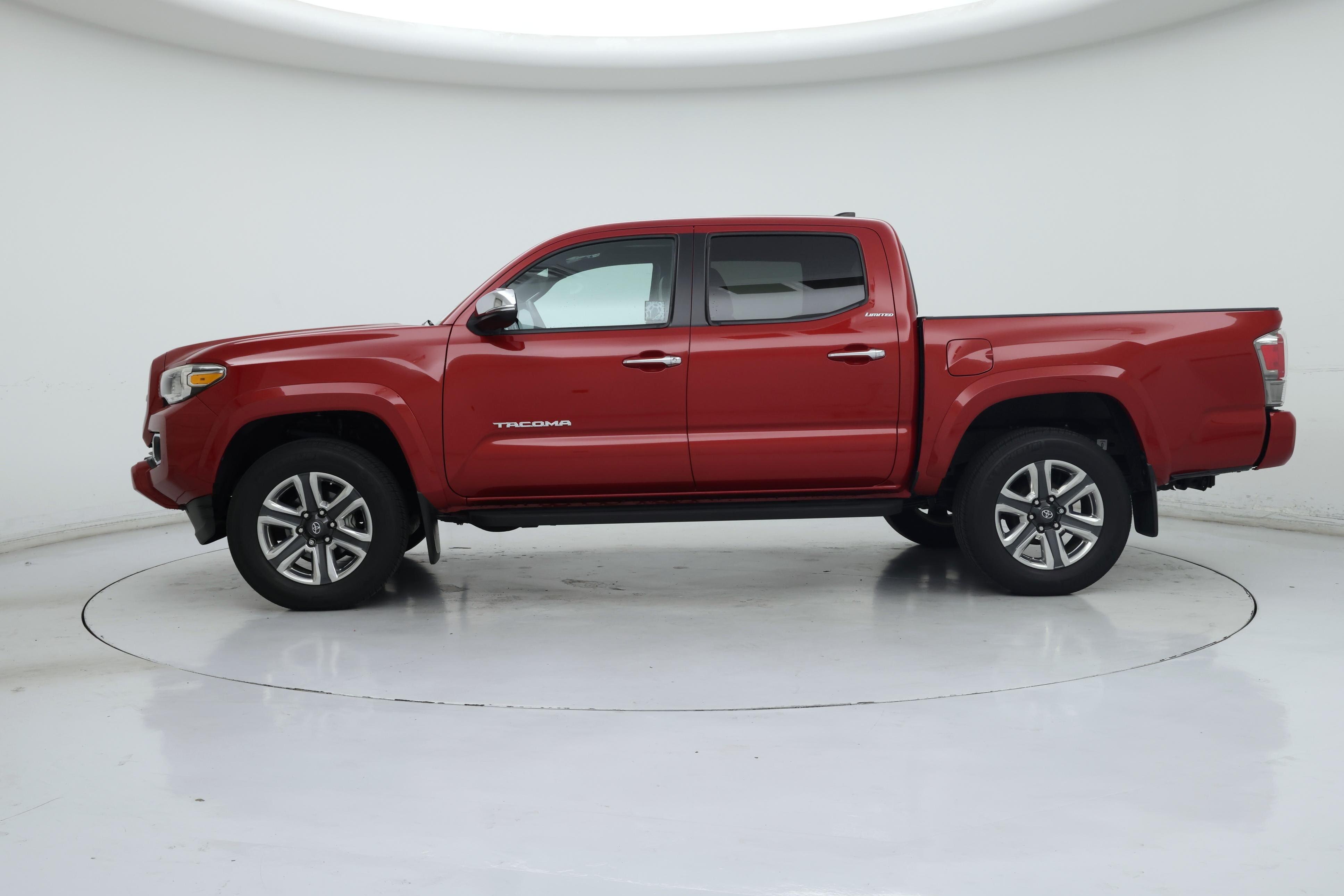 Thumbnail: 2017 Toyota Tacoma - 3