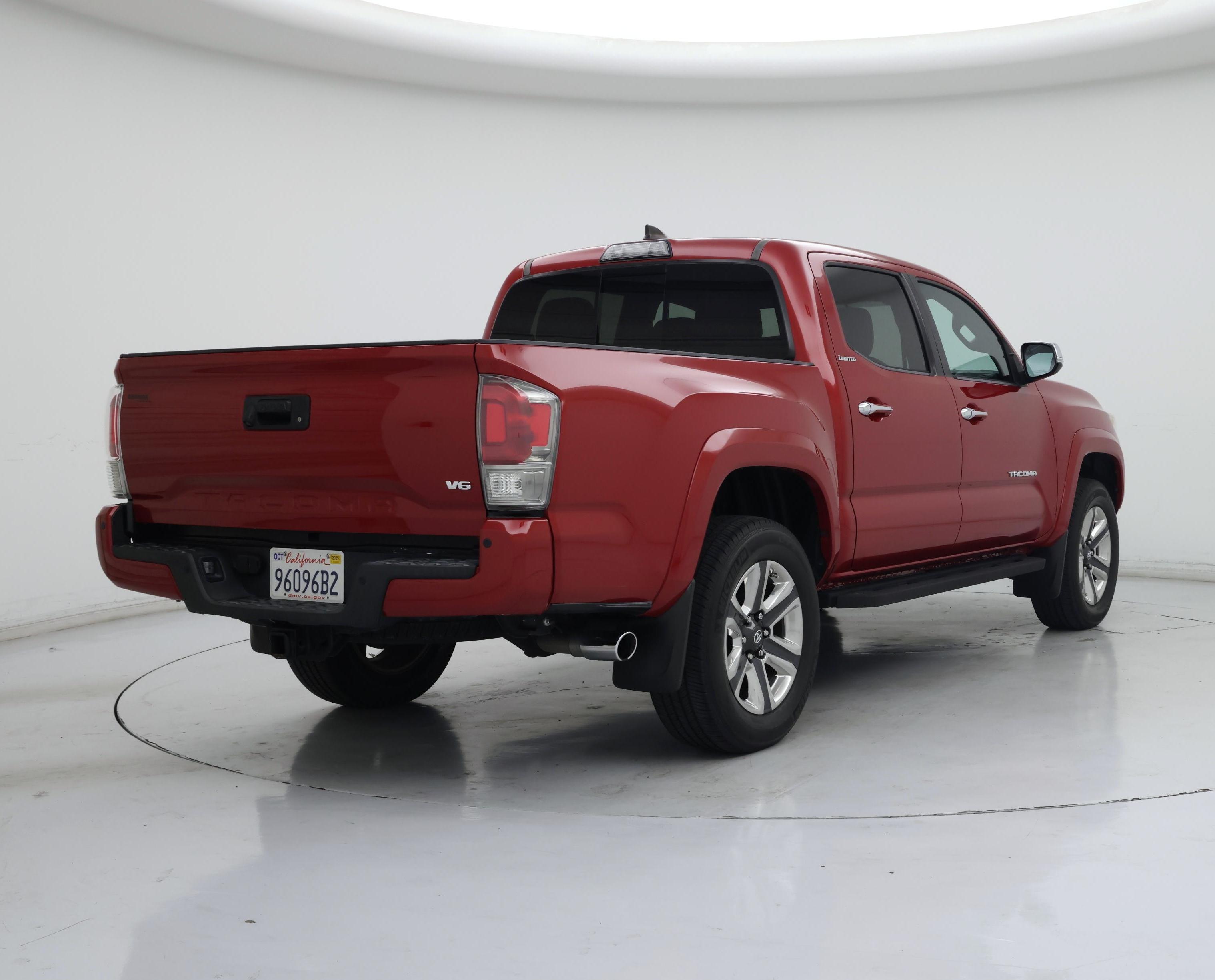 Thumbnail: 2017 Toyota Tacoma - 8