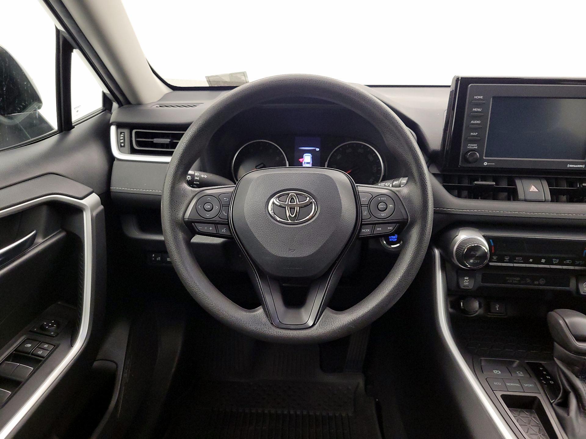 Thumbnail: 2022 Toyota RAV4 - 10
