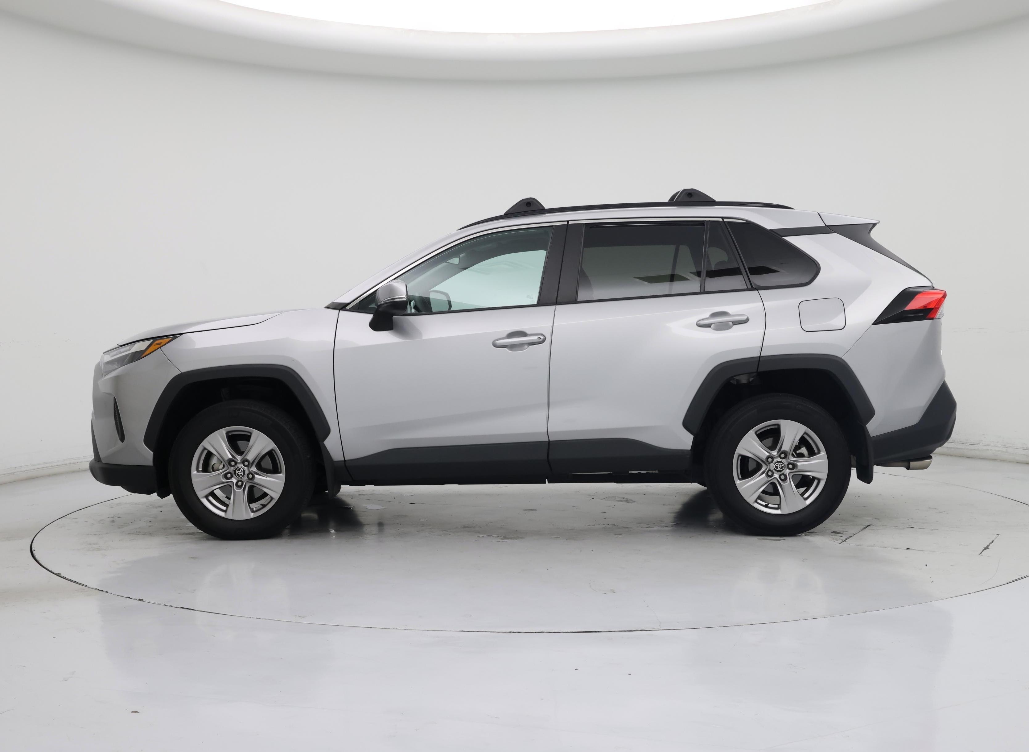 Thumbnail: 2022 Toyota RAV4 - 3