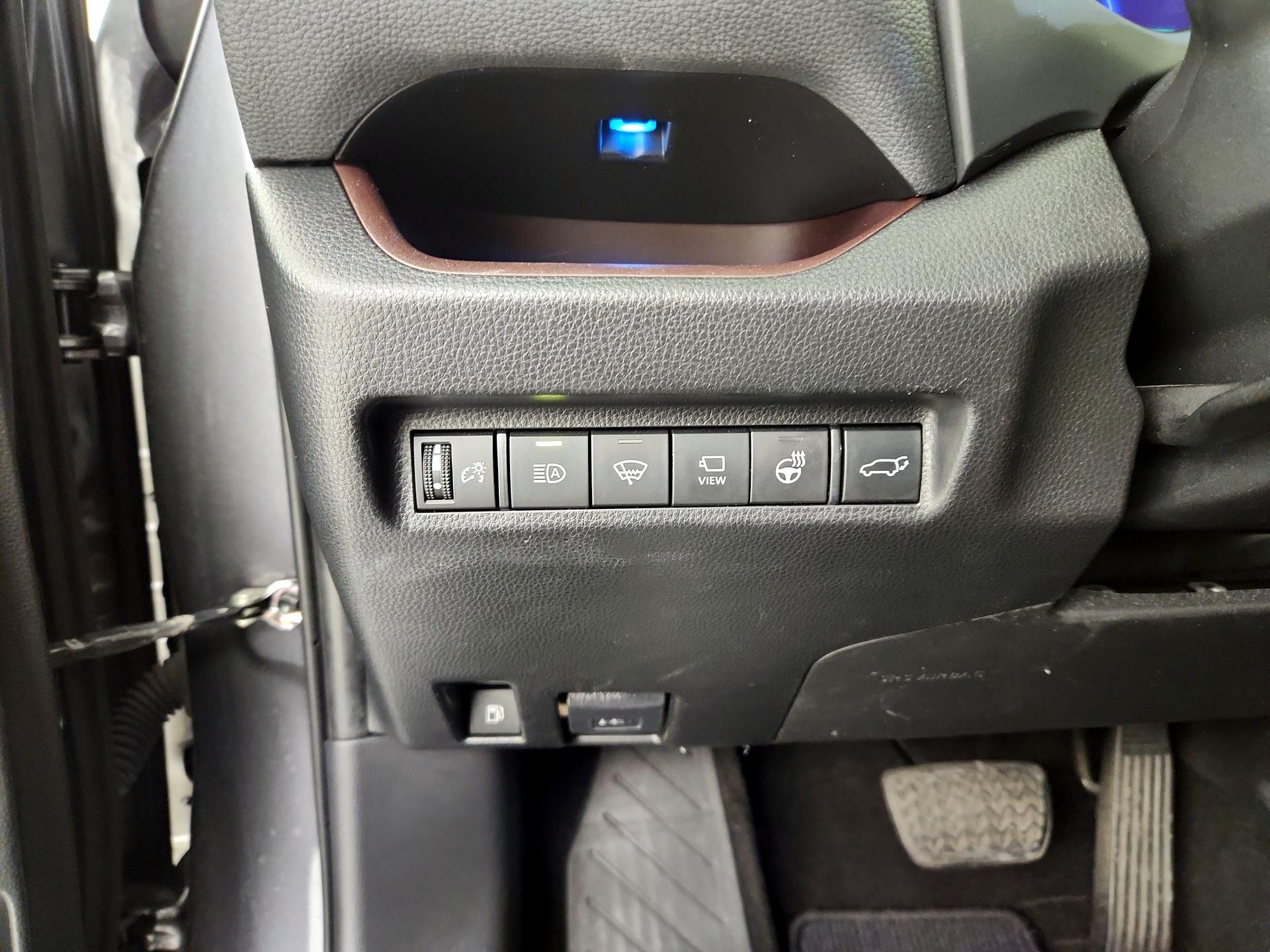 Thumbnail: 2020 Toyota RAV4 - 13