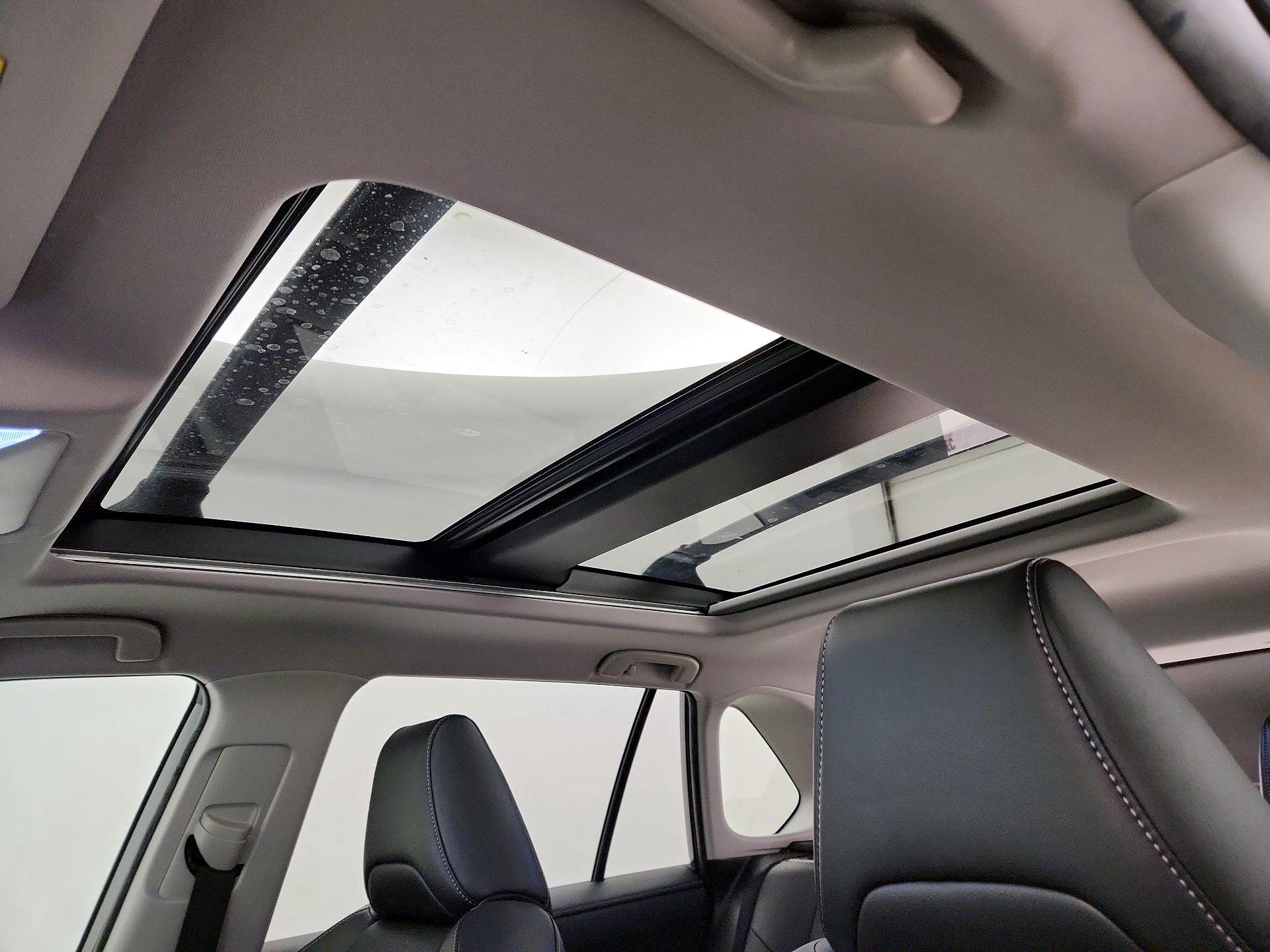 Thumbnail: 2020 Toyota RAV4 - 20