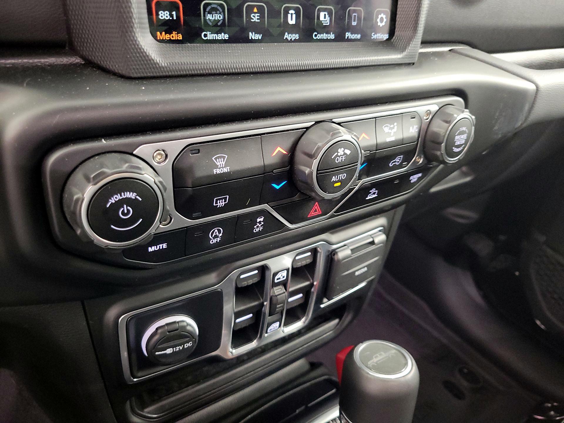 Thumbnail: 2023 Jeep Gladiator - 17