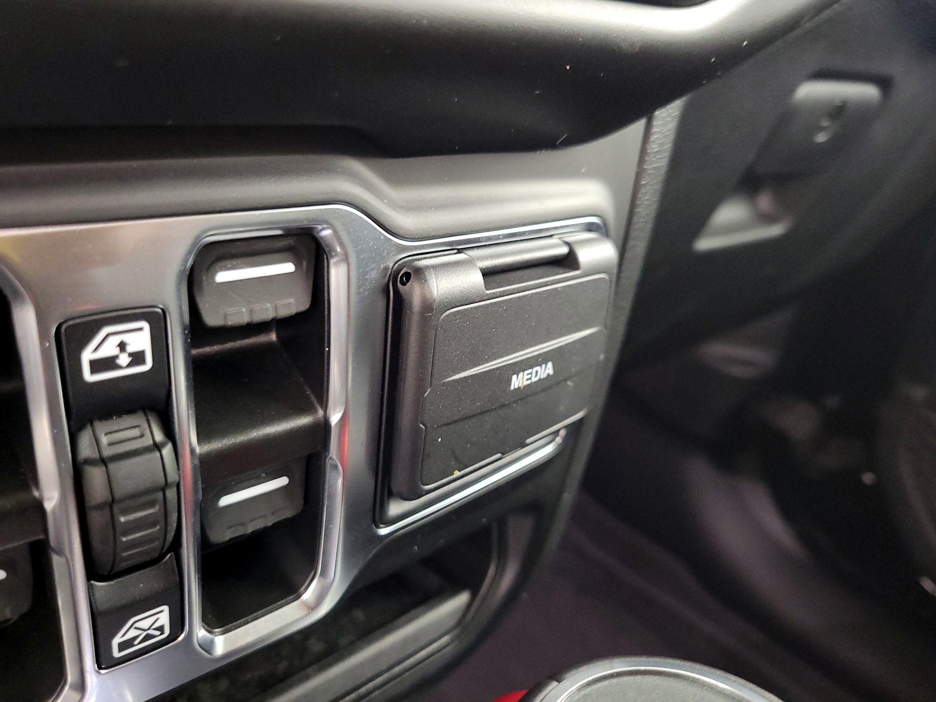 Thumbnail: 2023 Jeep Gladiator - 19