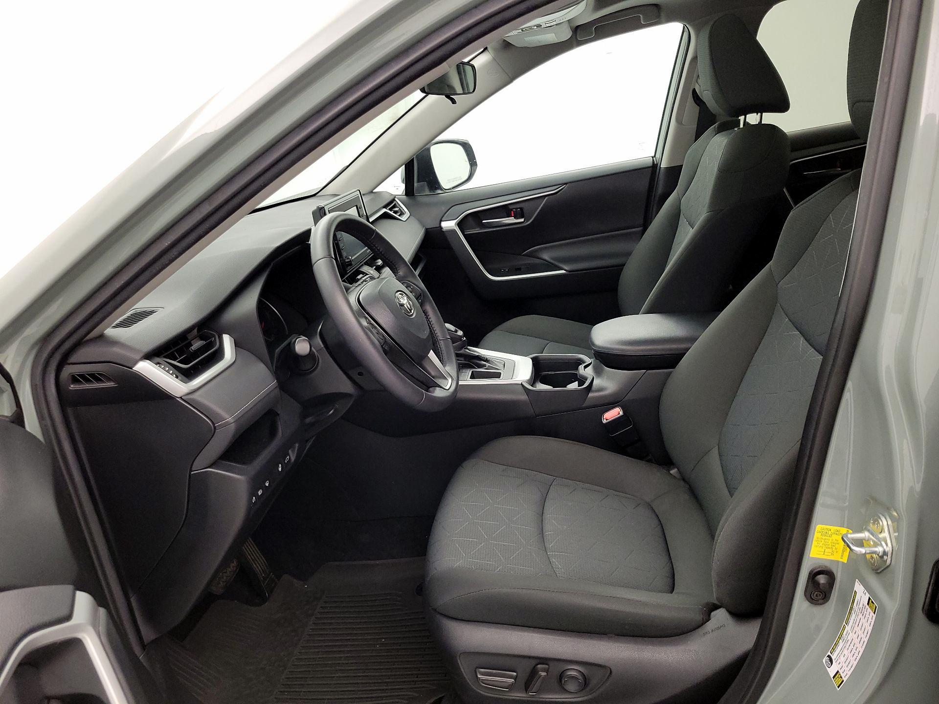 Thumbnail: 2021 Toyota RAV4 - 11