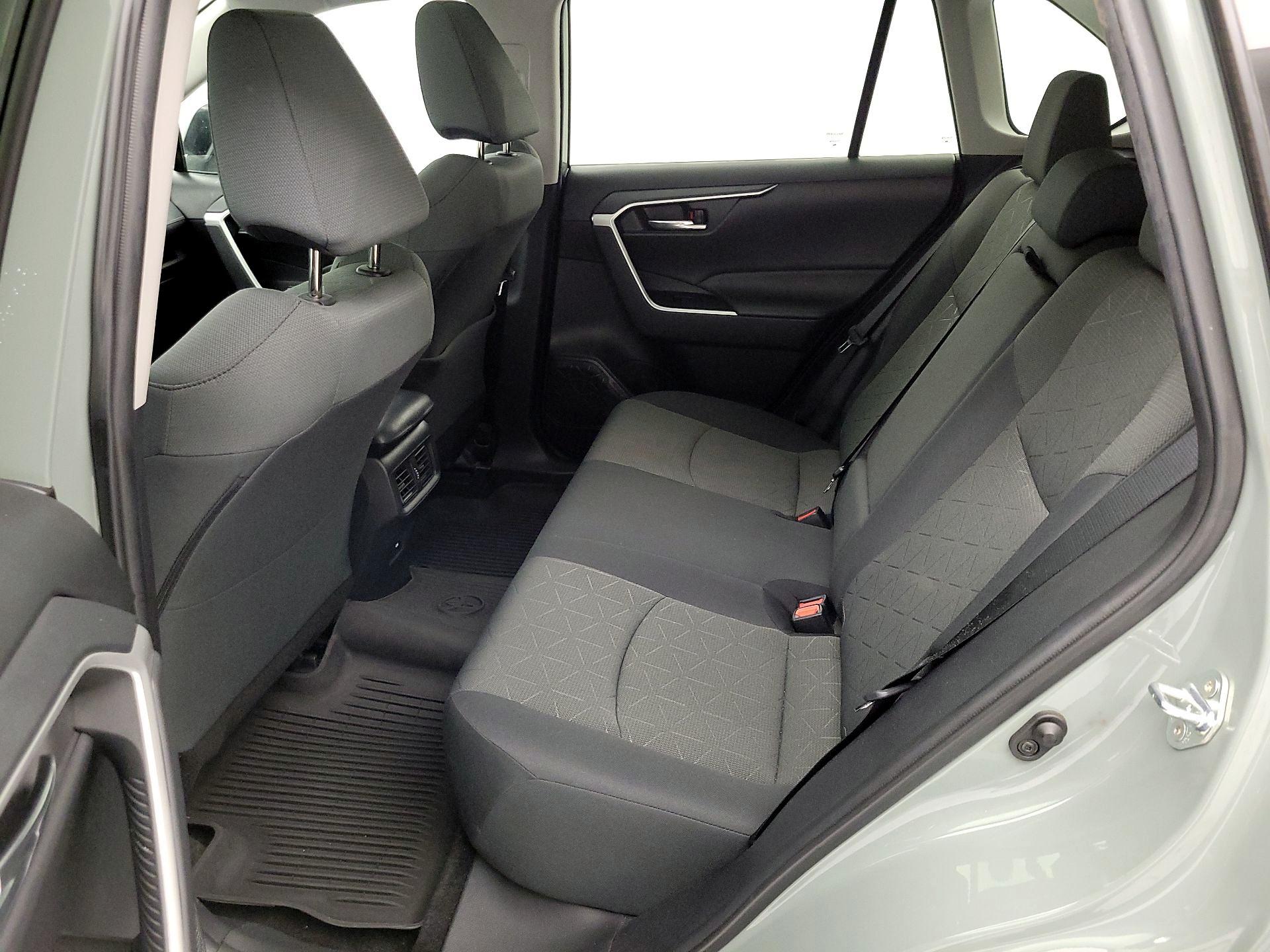 Thumbnail: 2021 Toyota RAV4 - 20