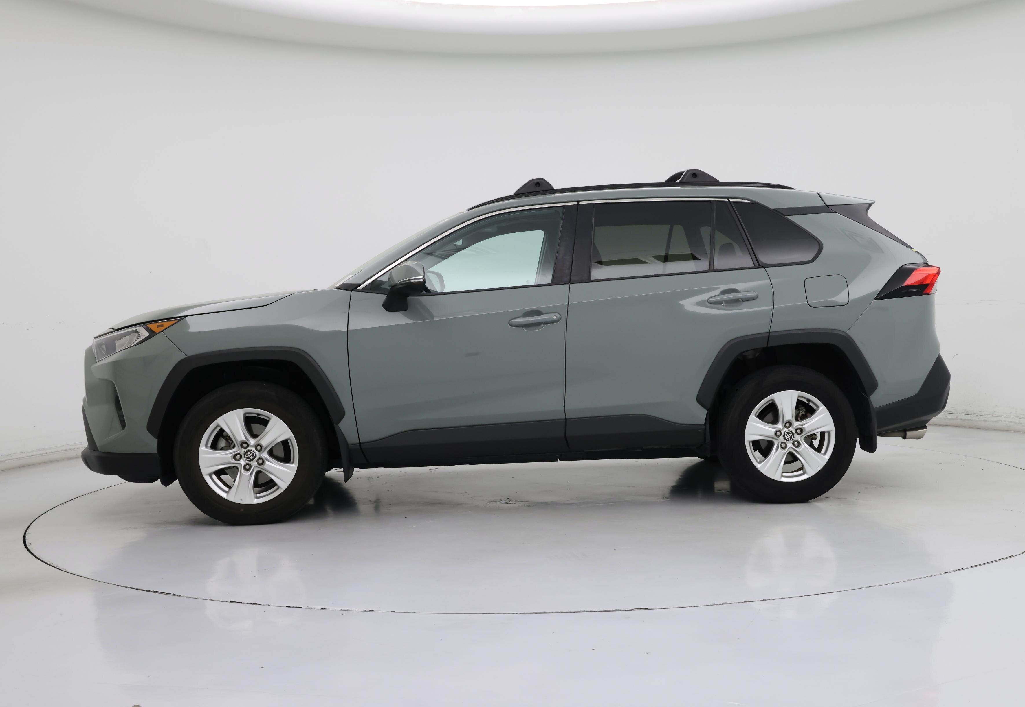 Thumbnail: 2021 Toyota RAV4 - 3