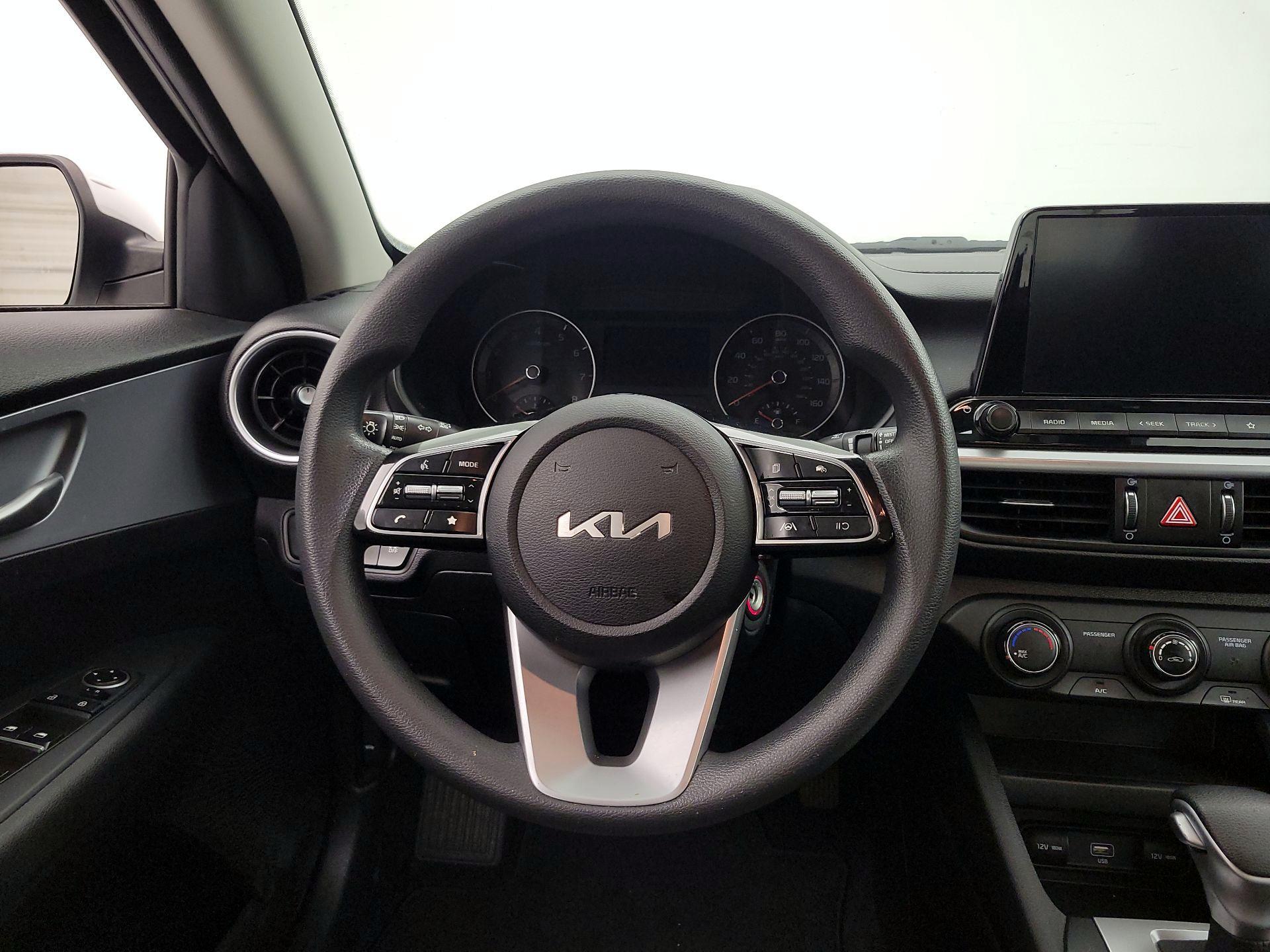 Thumbnail: 2023 Kia Forte - 10
