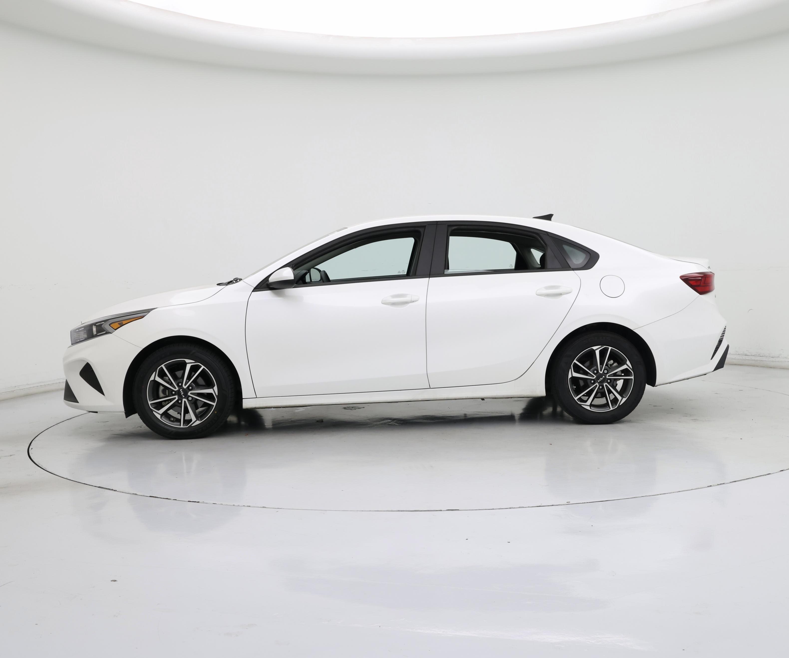 Thumbnail: 2023 Kia Forte - 3