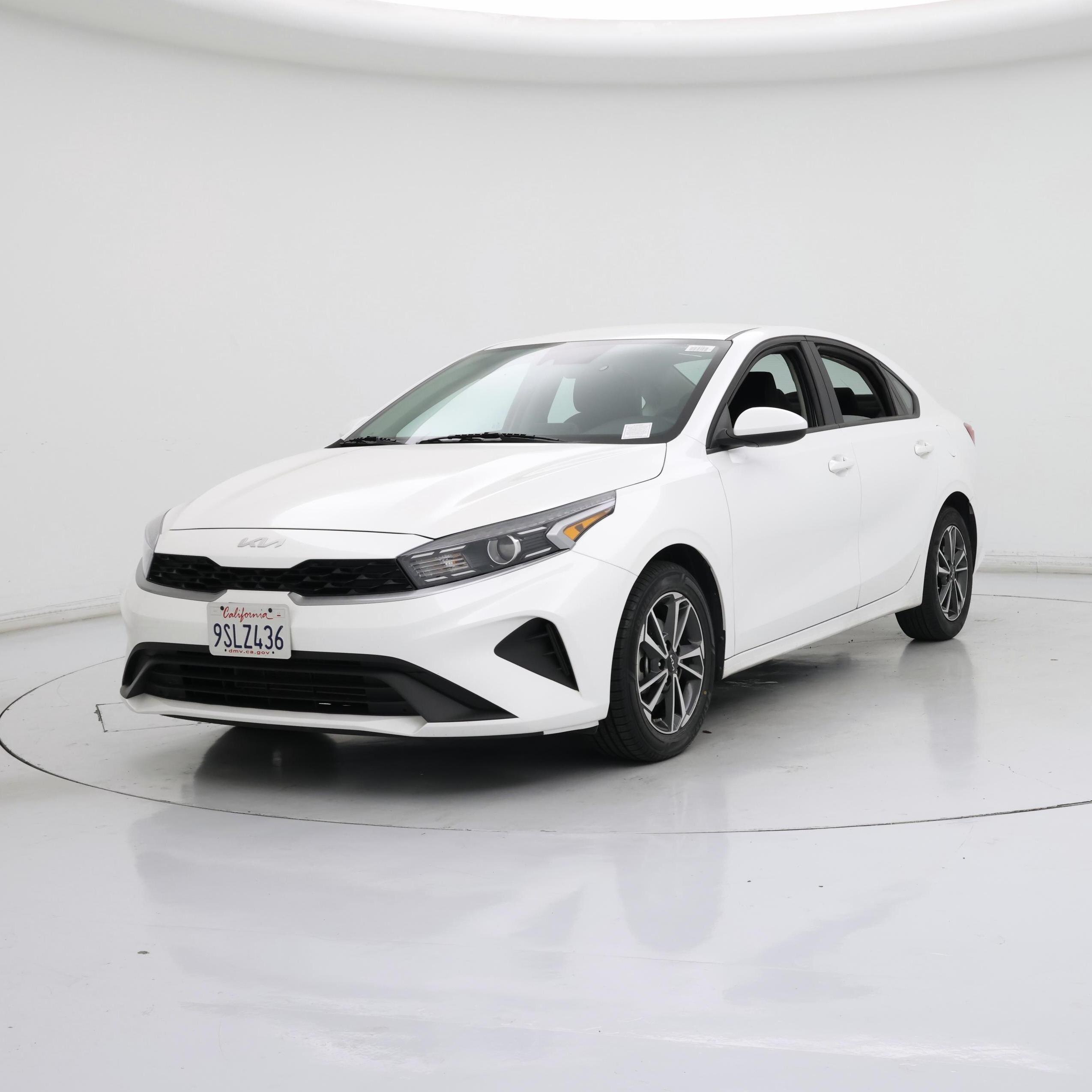 Thumbnail: 2023 Kia Forte - 4