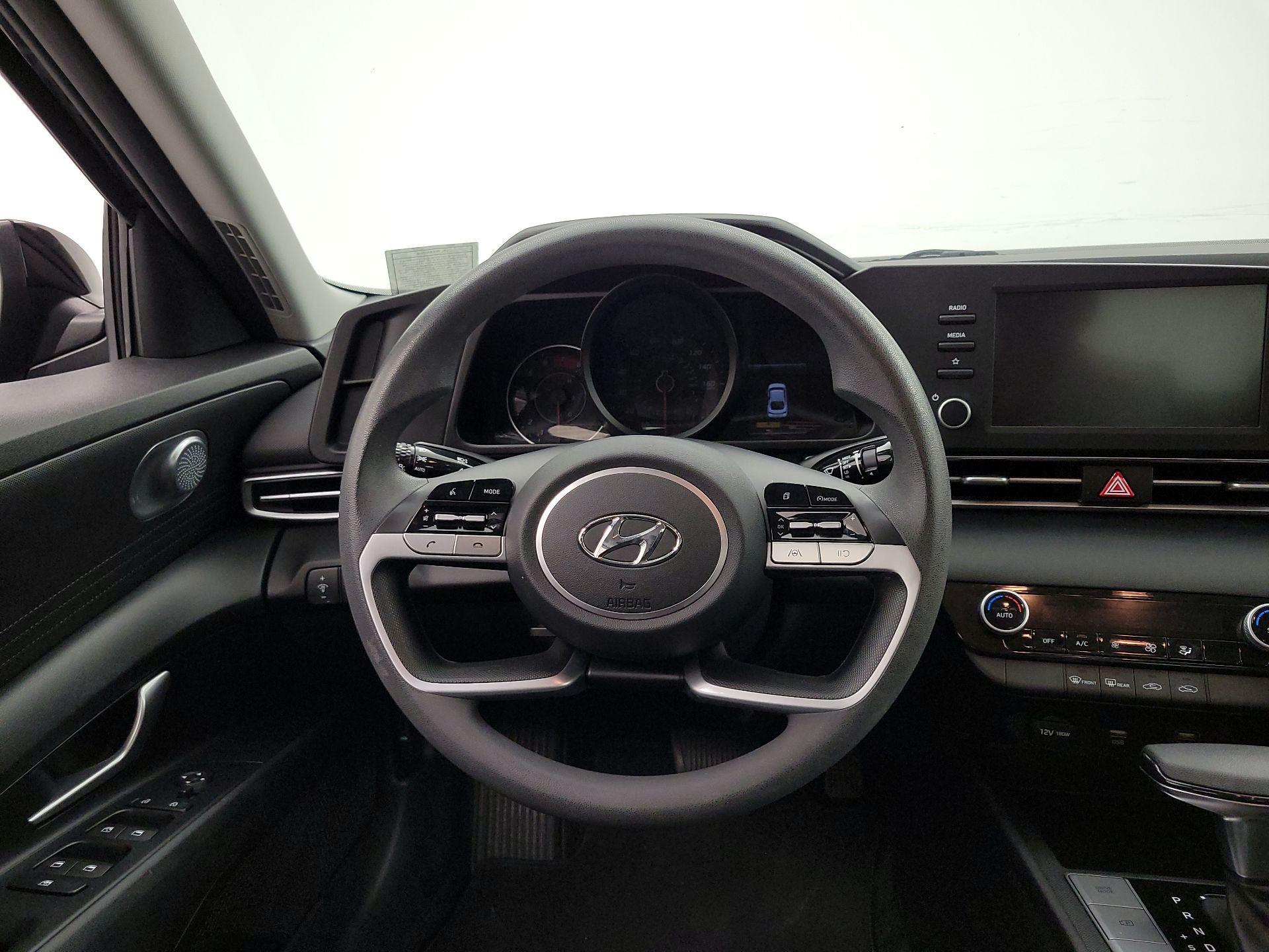 Thumbnail: 2021 Hyundai Elantra - 10
