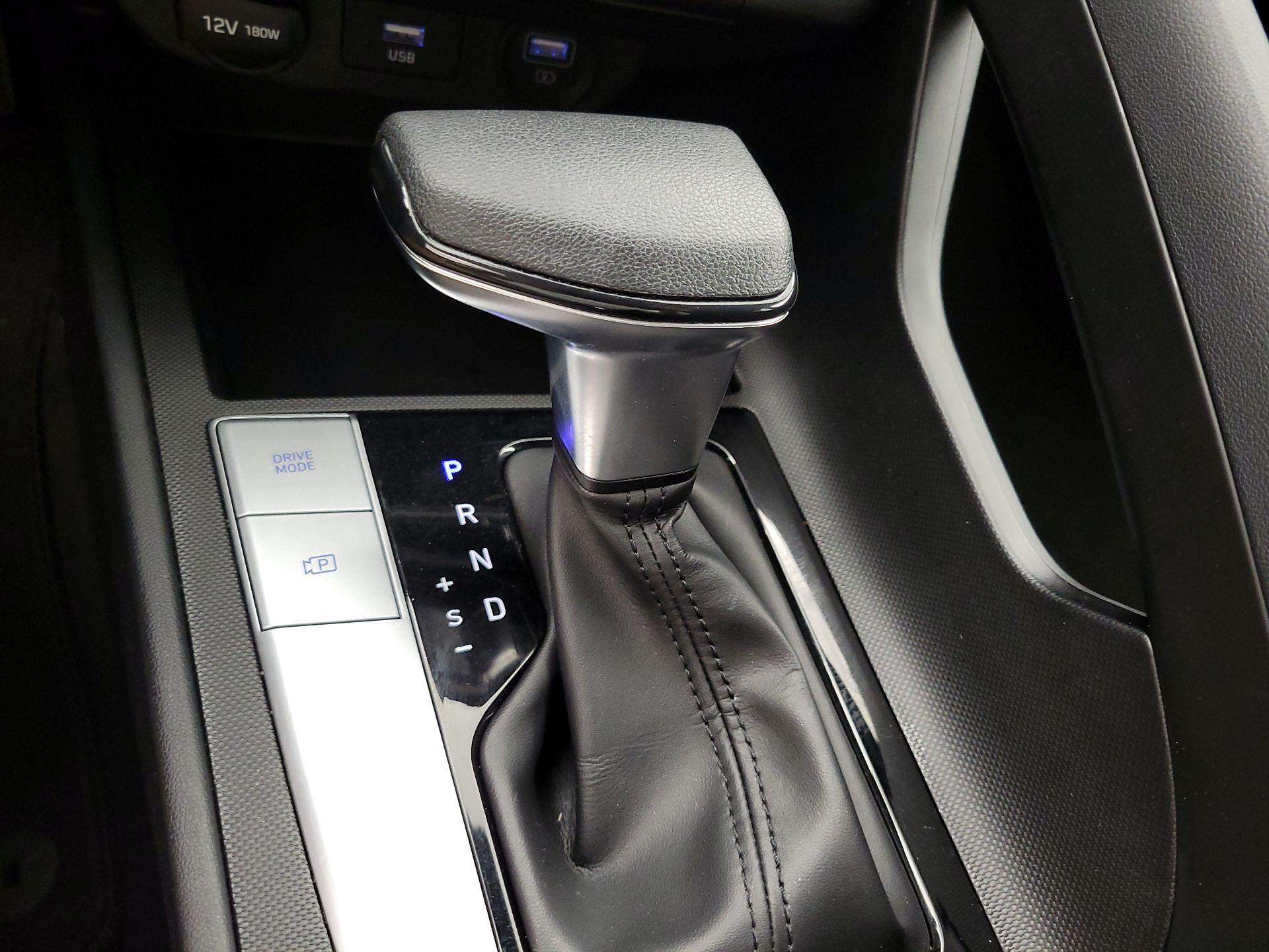Thumbnail: 2021 Hyundai Elantra - 17