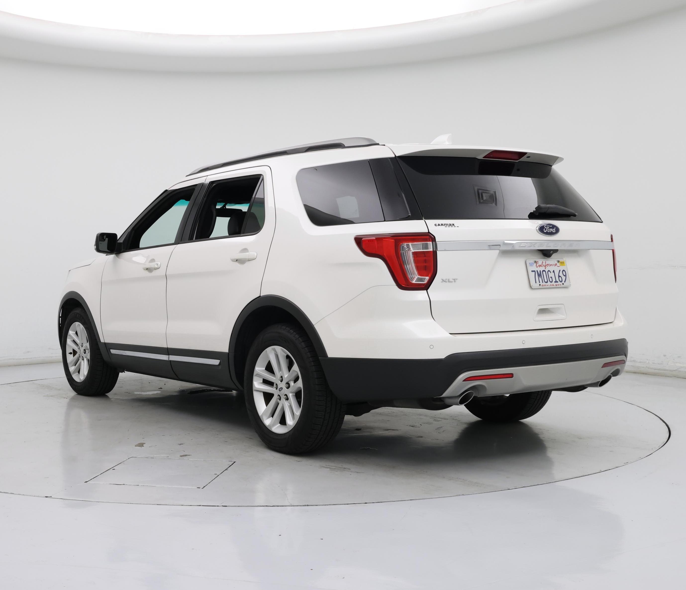 Thumbnail: 2016 Ford Explorer - 2