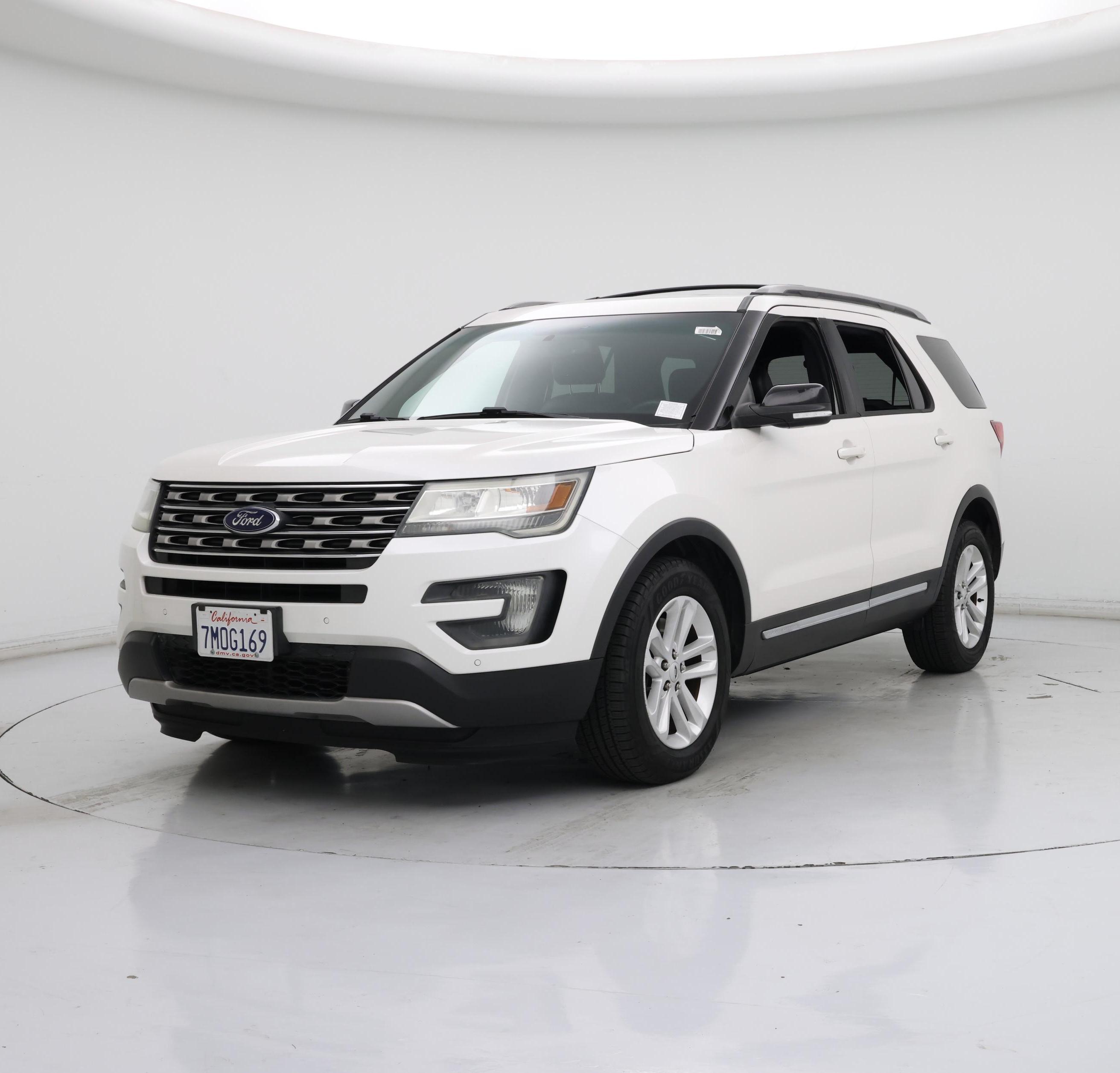 Thumbnail: 2016 Ford Explorer - 4