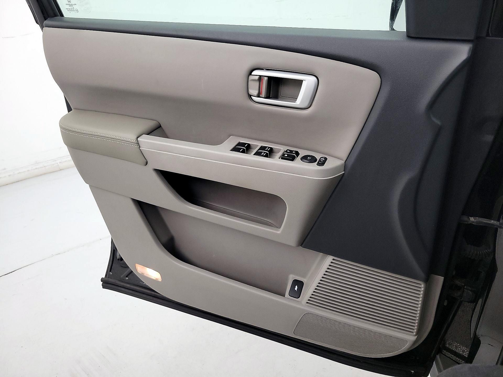 Thumbnail: 2014 Honda Pilot - 12