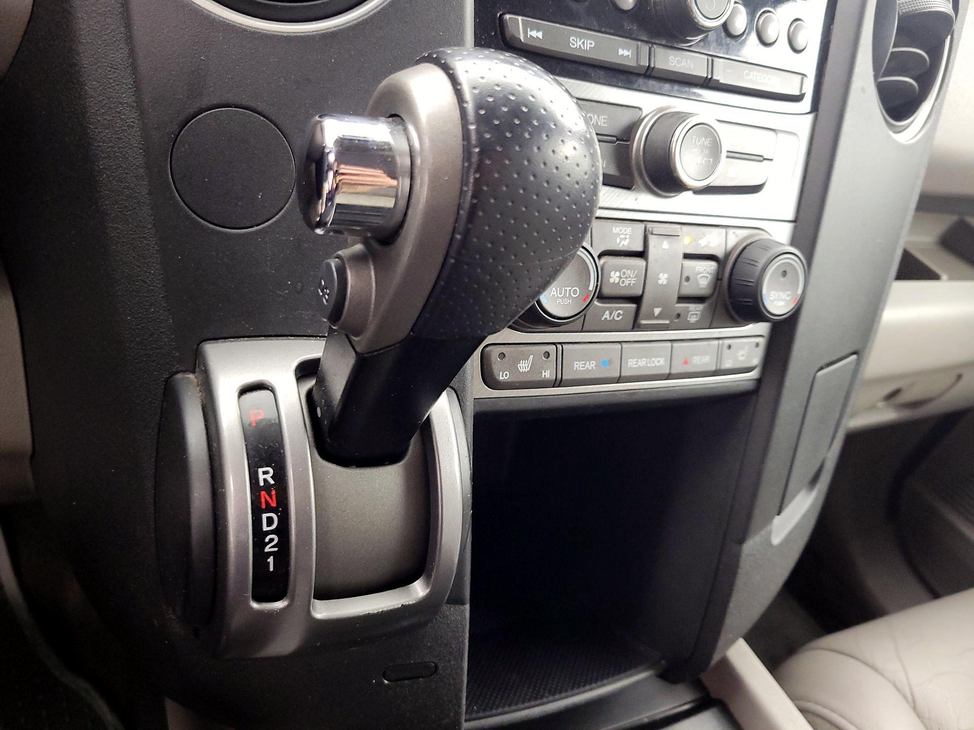 Thumbnail: 2014 Honda Pilot - 17