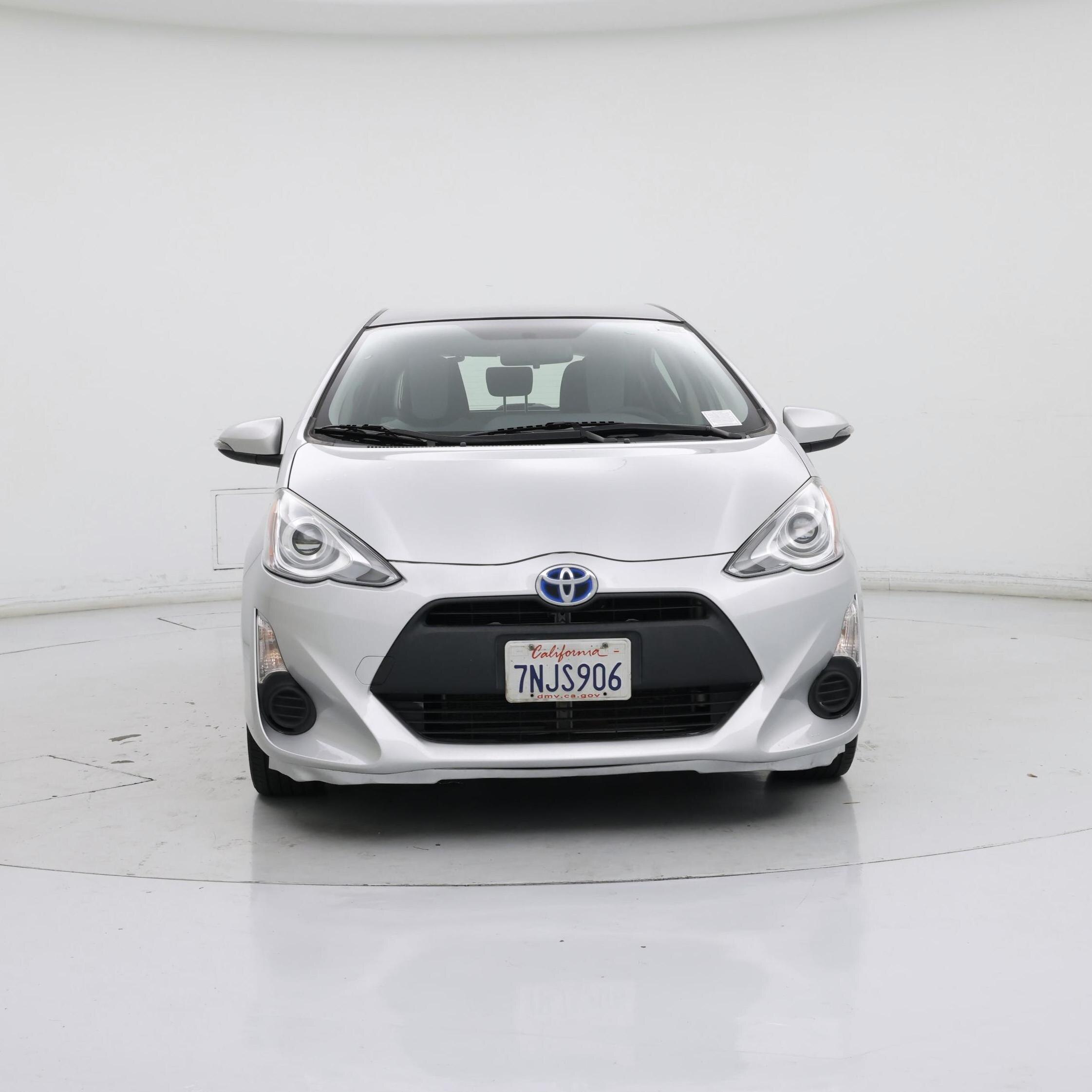 Thumbnail: 2015 Toyota Prius c - 5