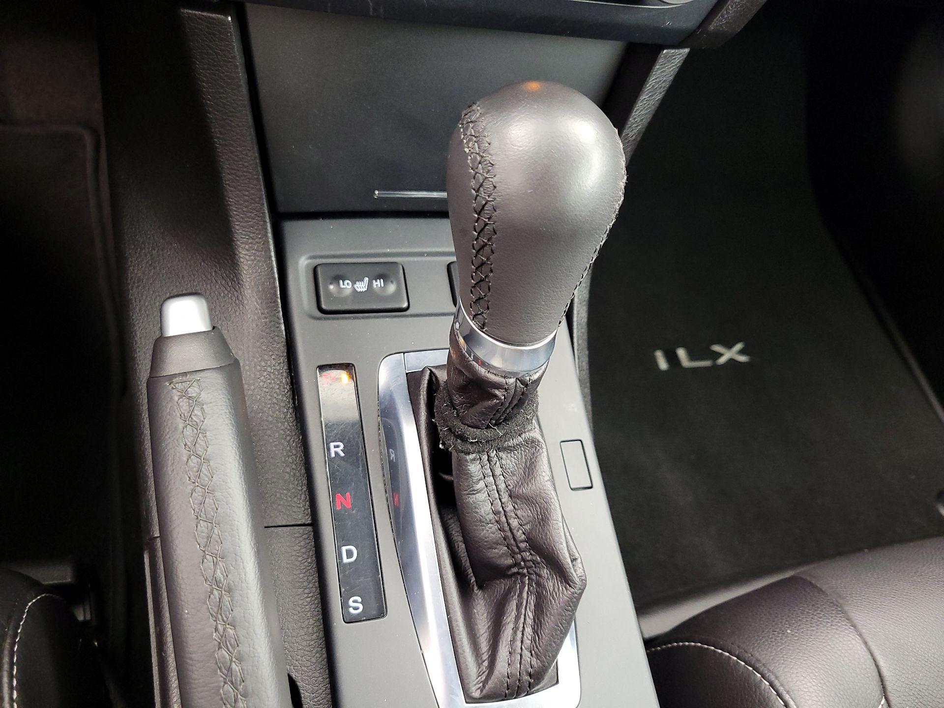 Thumbnail: 2022 Acura ILX - 17