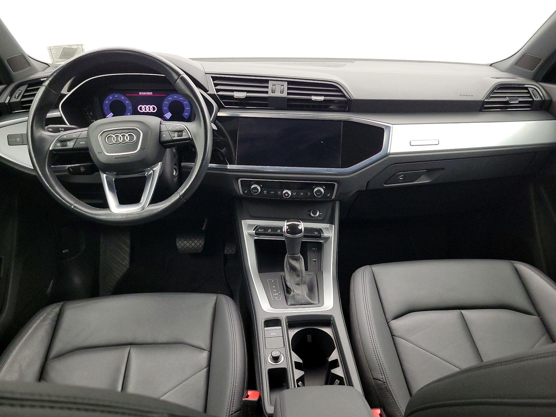 Thumbnail: 2021 Audi Q3 - 9