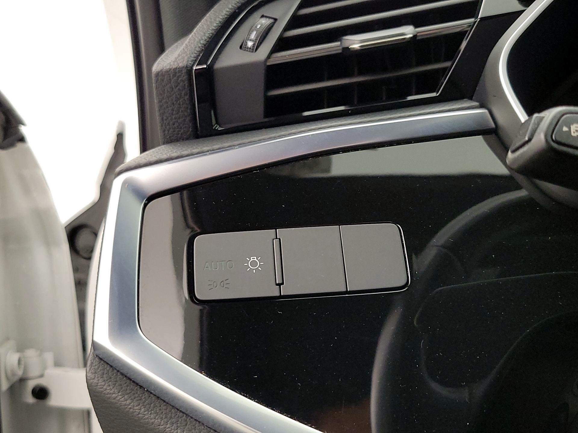 Thumbnail: 2021 Audi Q3 - 13