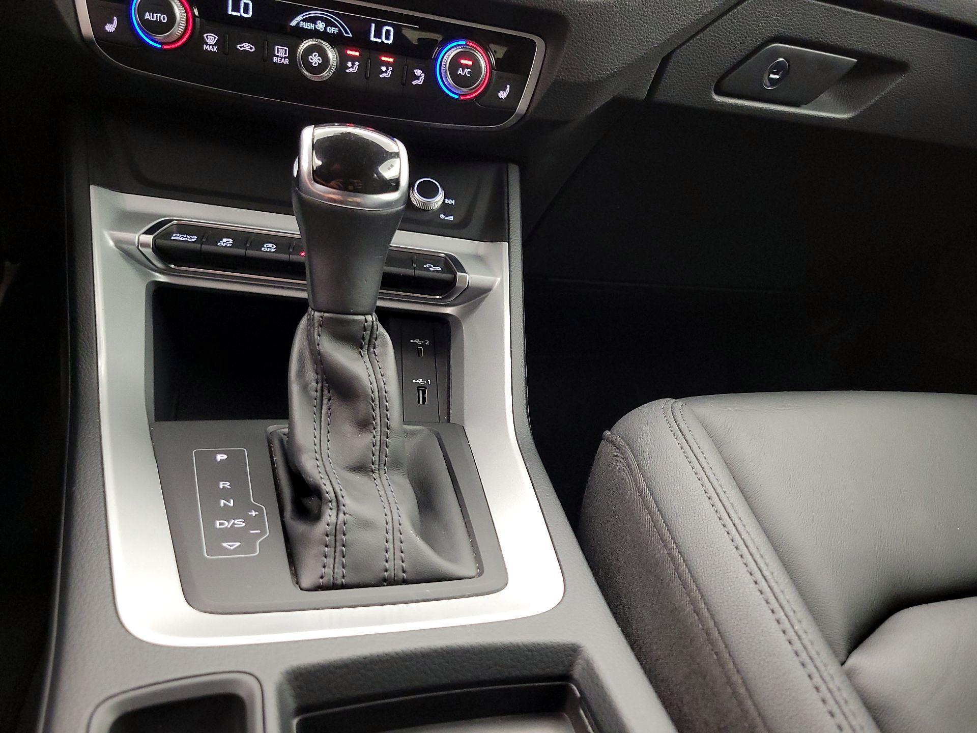 Thumbnail: 2021 Audi Q3 - 17