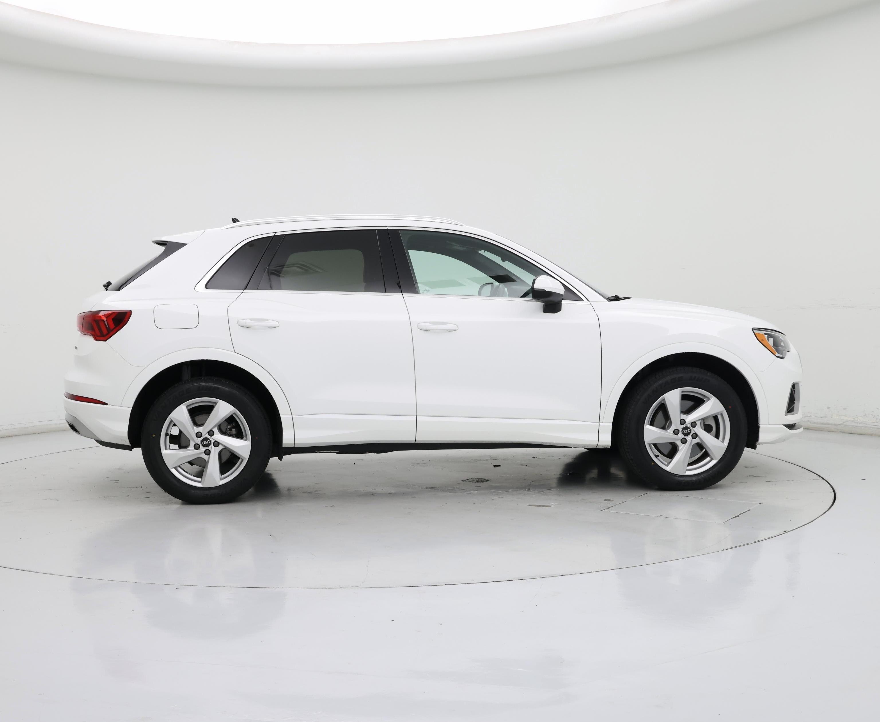 Thumbnail: 2021 Audi Q3 - 7
