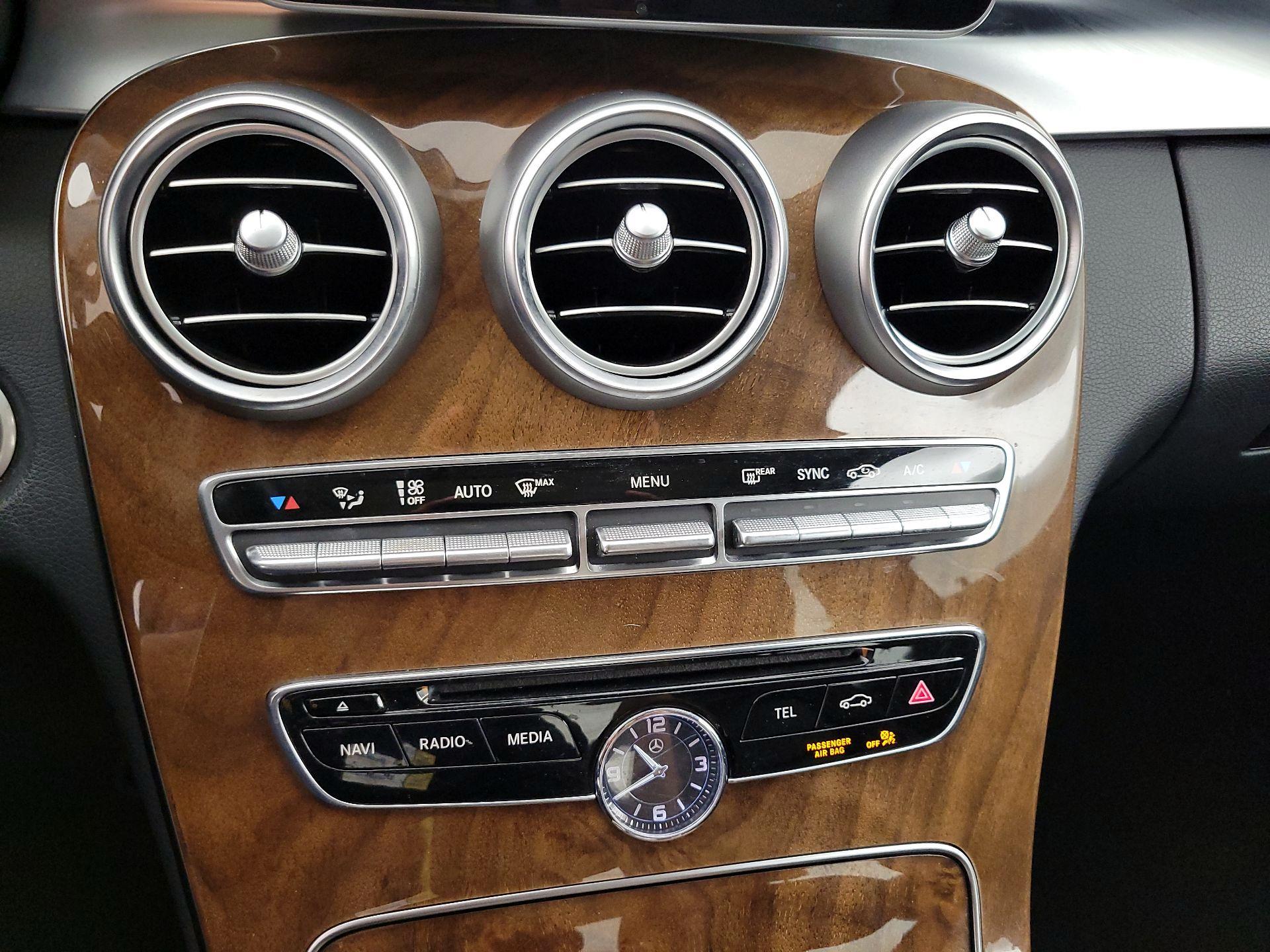Thumbnail: 2015 Mercedes-Benz C-Class - 16