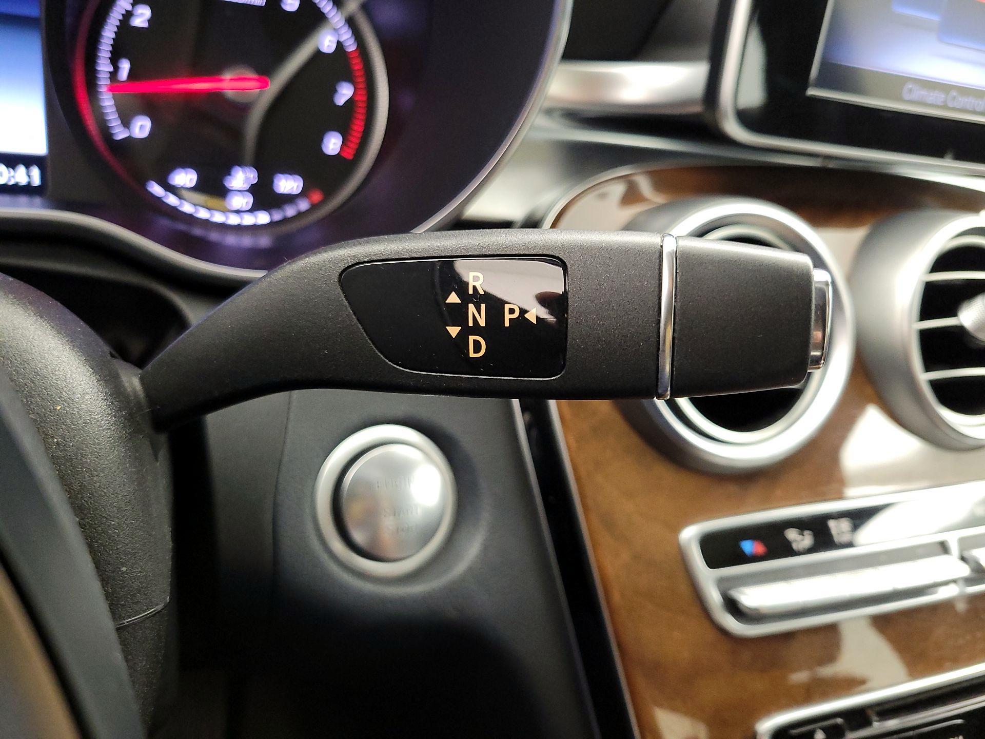 Thumbnail: 2015 Mercedes-Benz C-Class - 17
