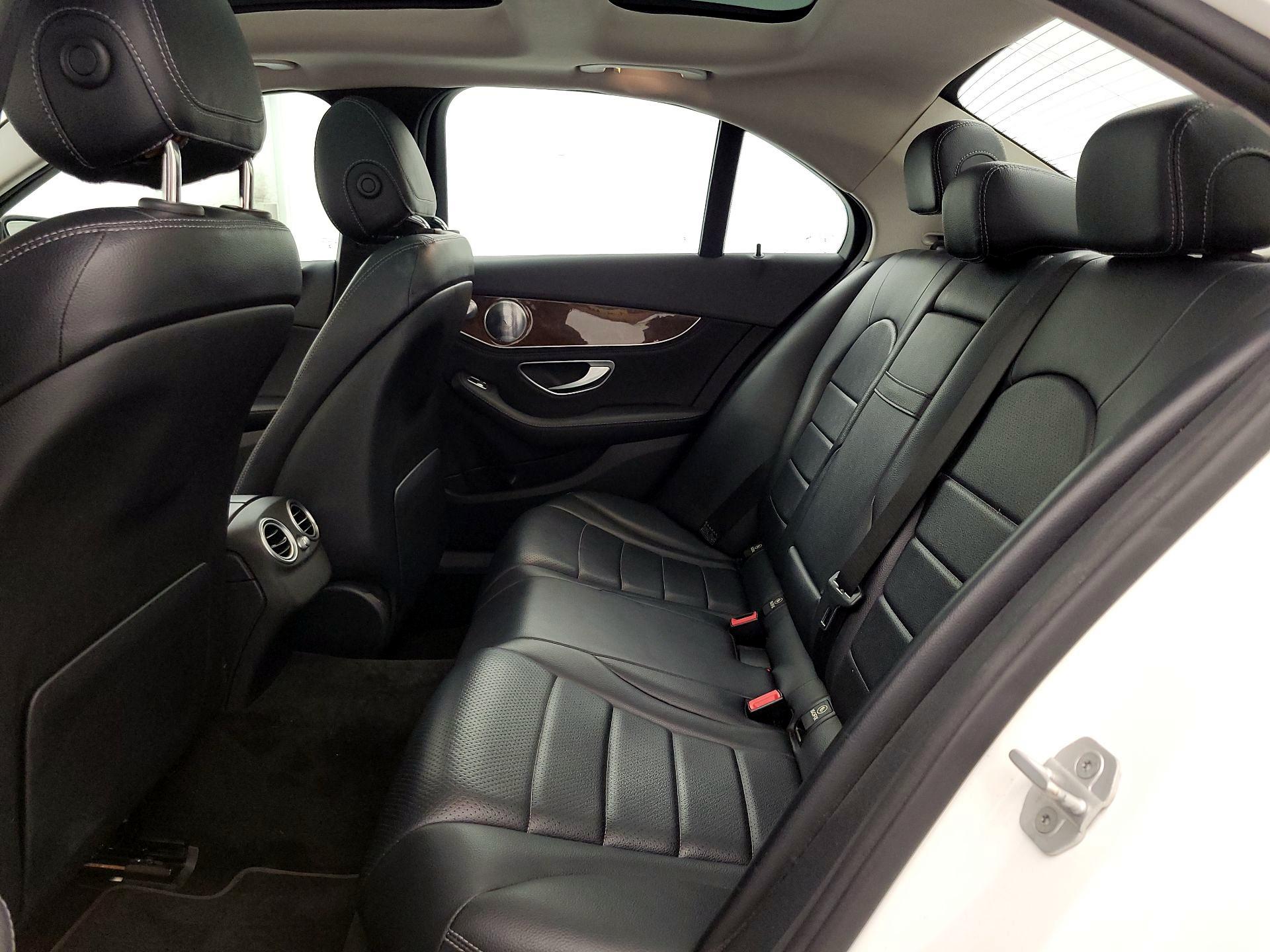 Thumbnail: 2015 Mercedes-Benz C-Class - 20