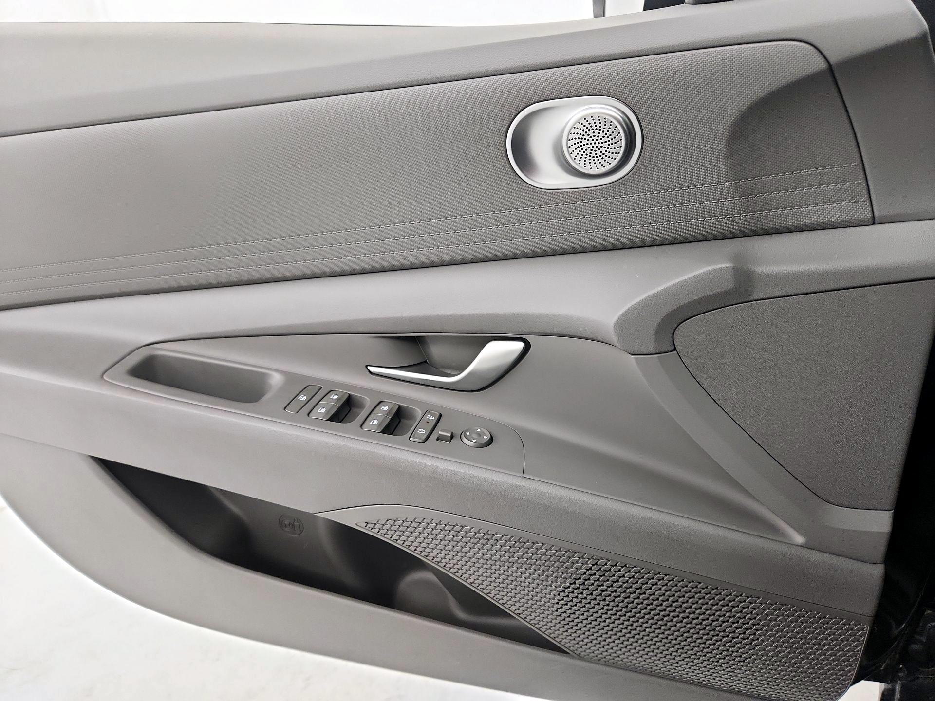 Thumbnail: 2024 Hyundai Elantra - 12