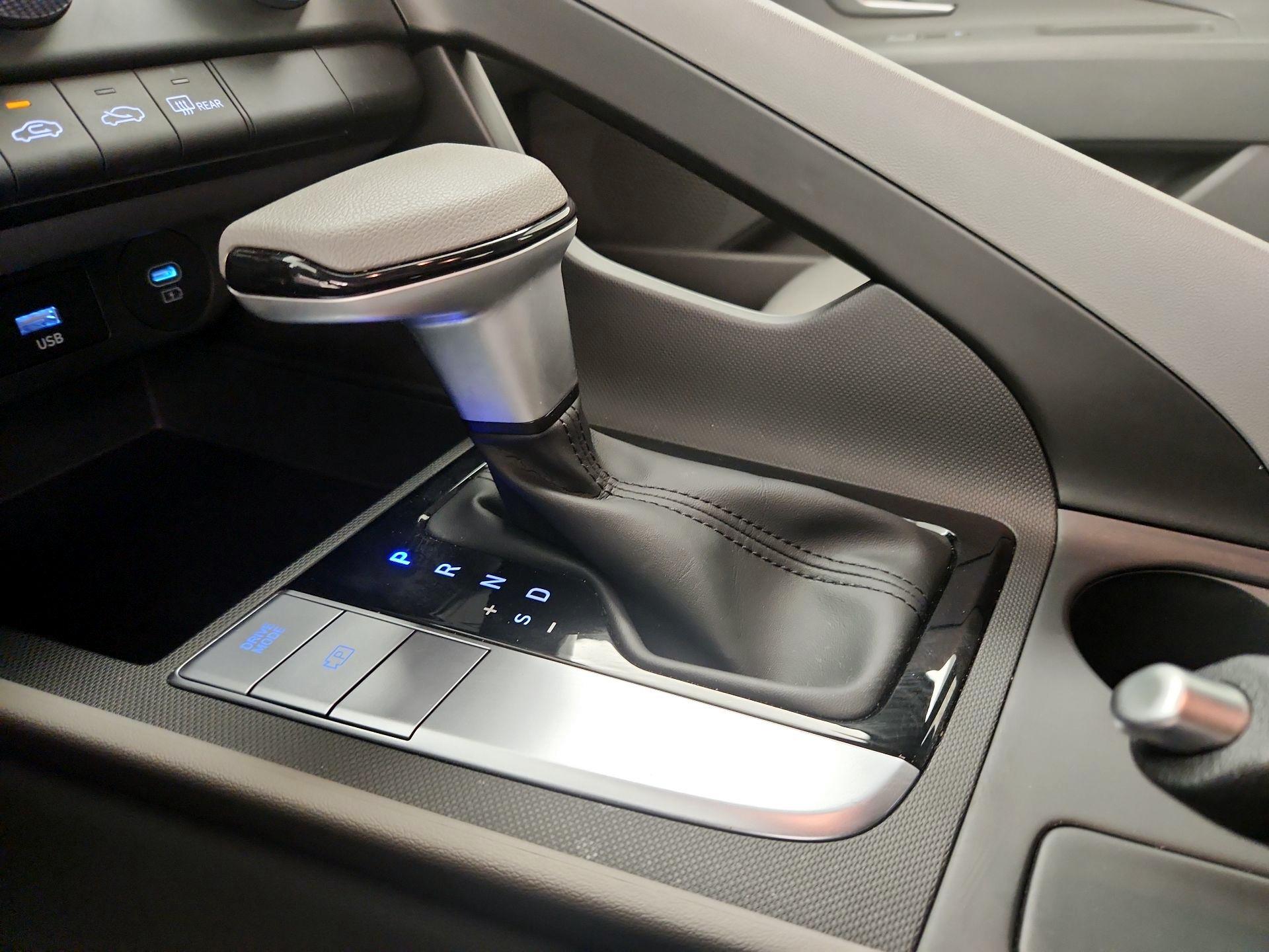Thumbnail: 2024 Hyundai Elantra - 17