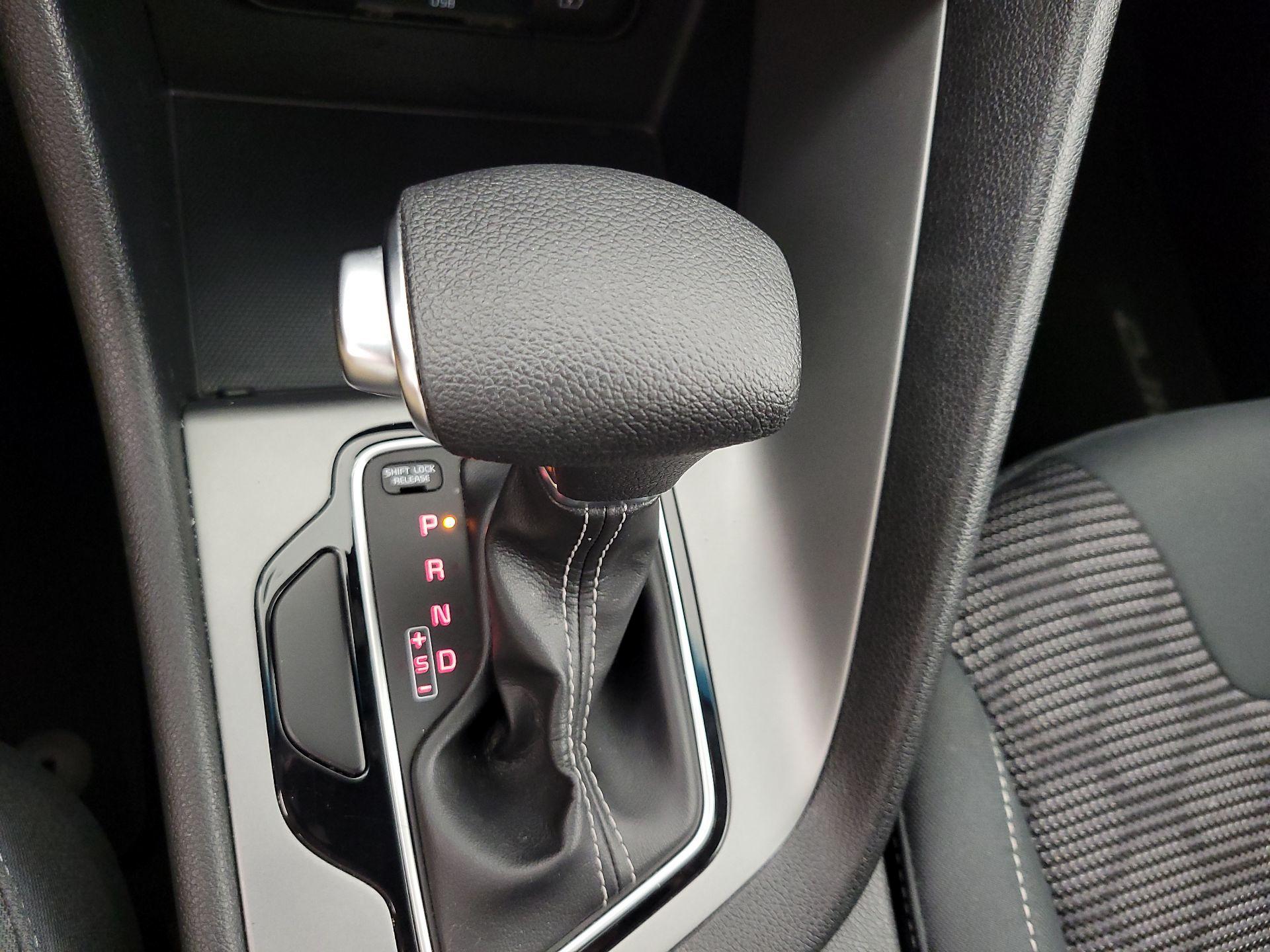 Thumbnail: 2021 Kia Niro - 17