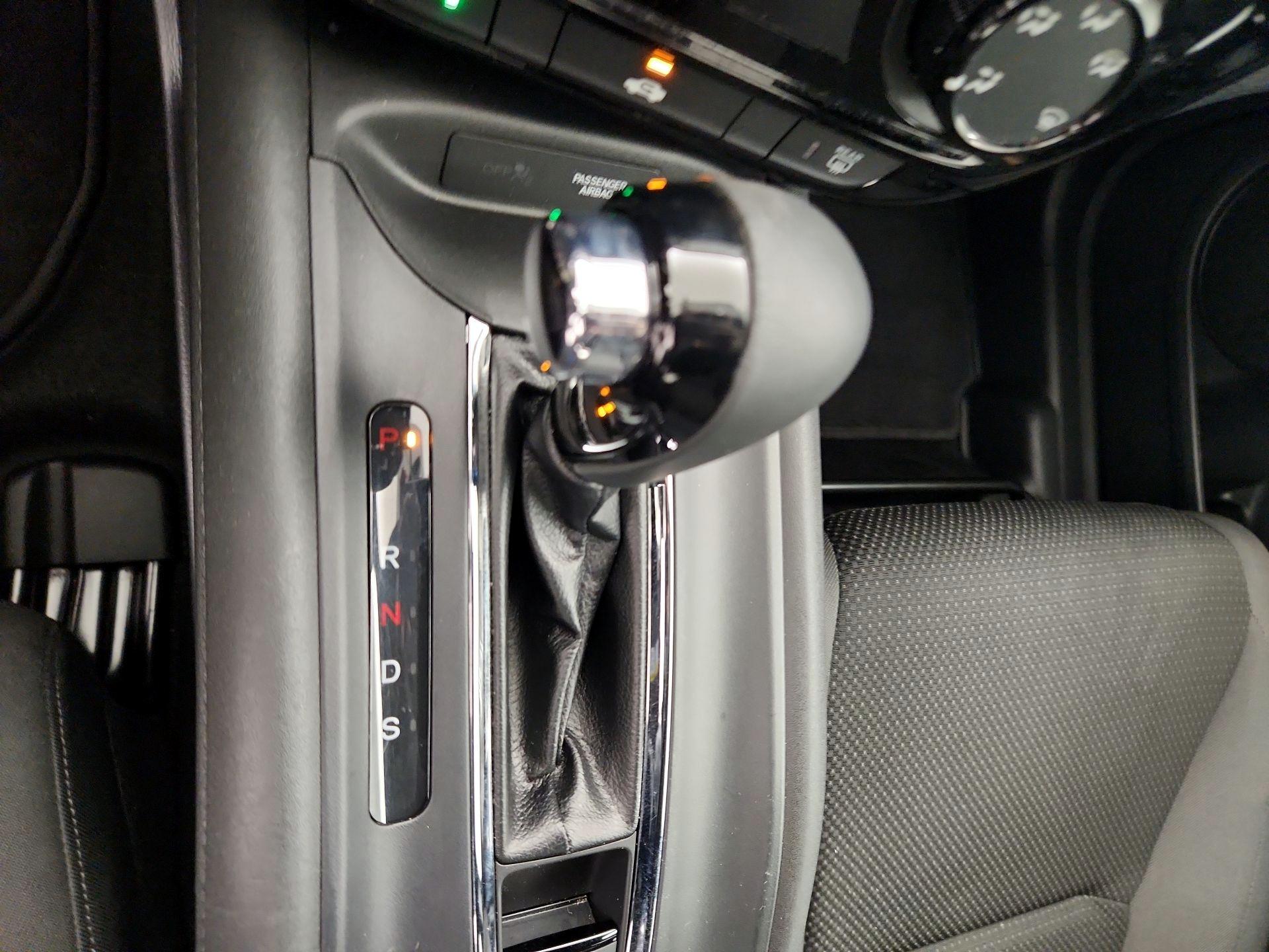 Thumbnail: 2019 Honda HR-V - 17