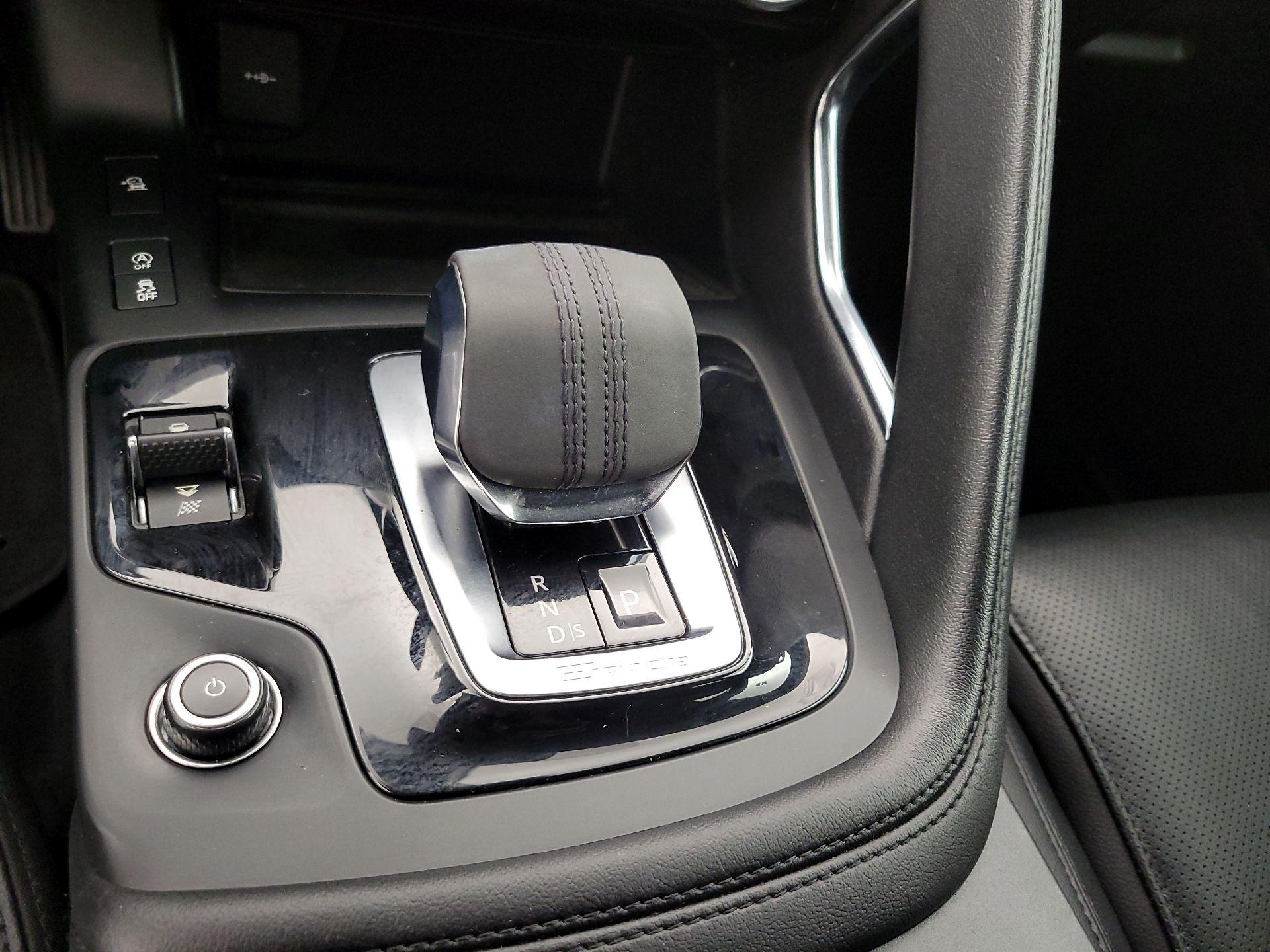 Thumbnail: 2021 Jaguar E-Pace - 17