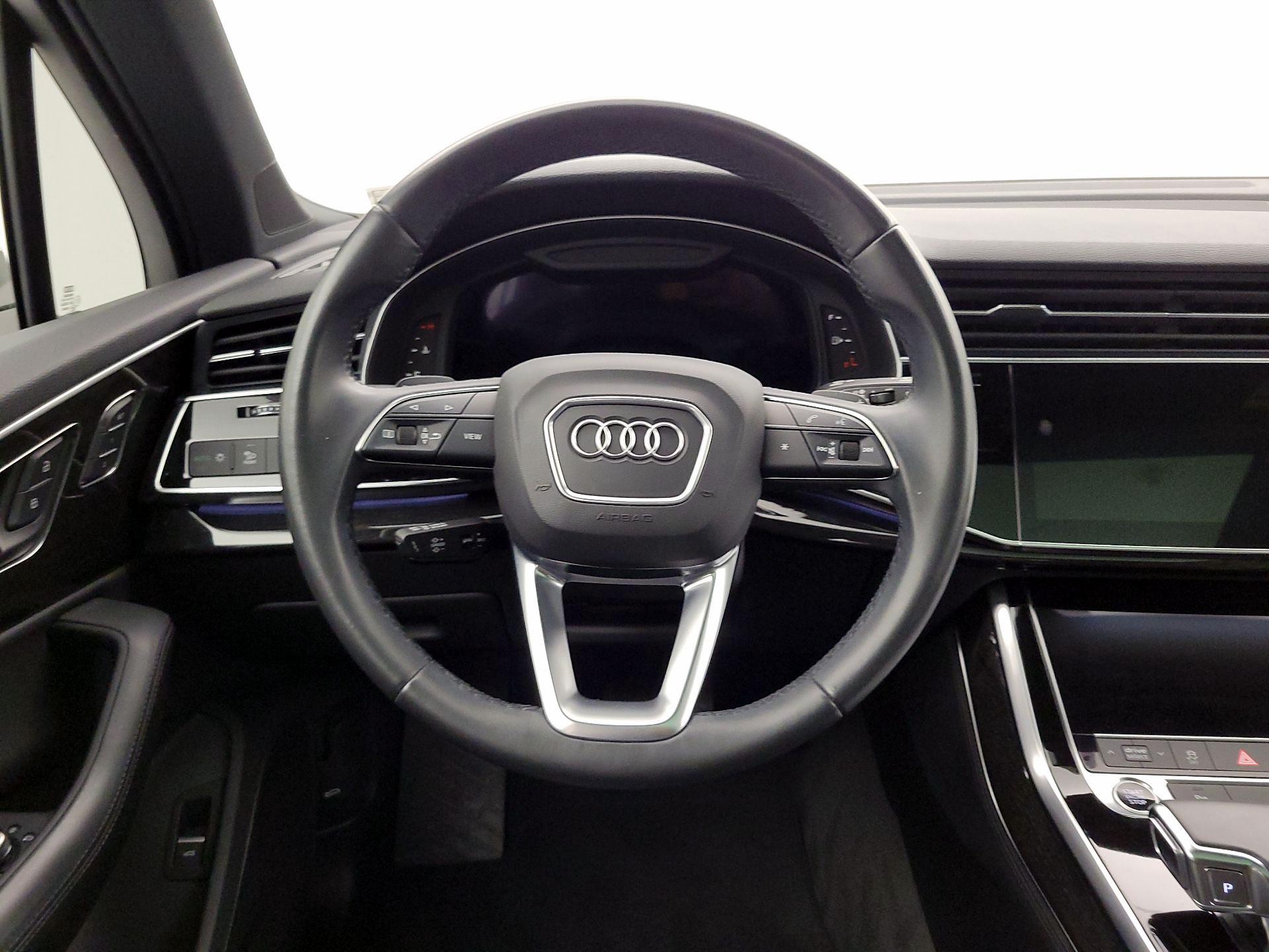 Thumbnail: 2021 Audi Q7 - 10
