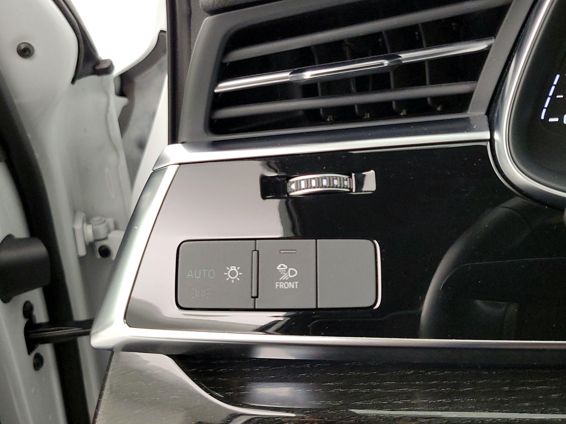 Thumbnail: 2021 Audi Q7 - 13