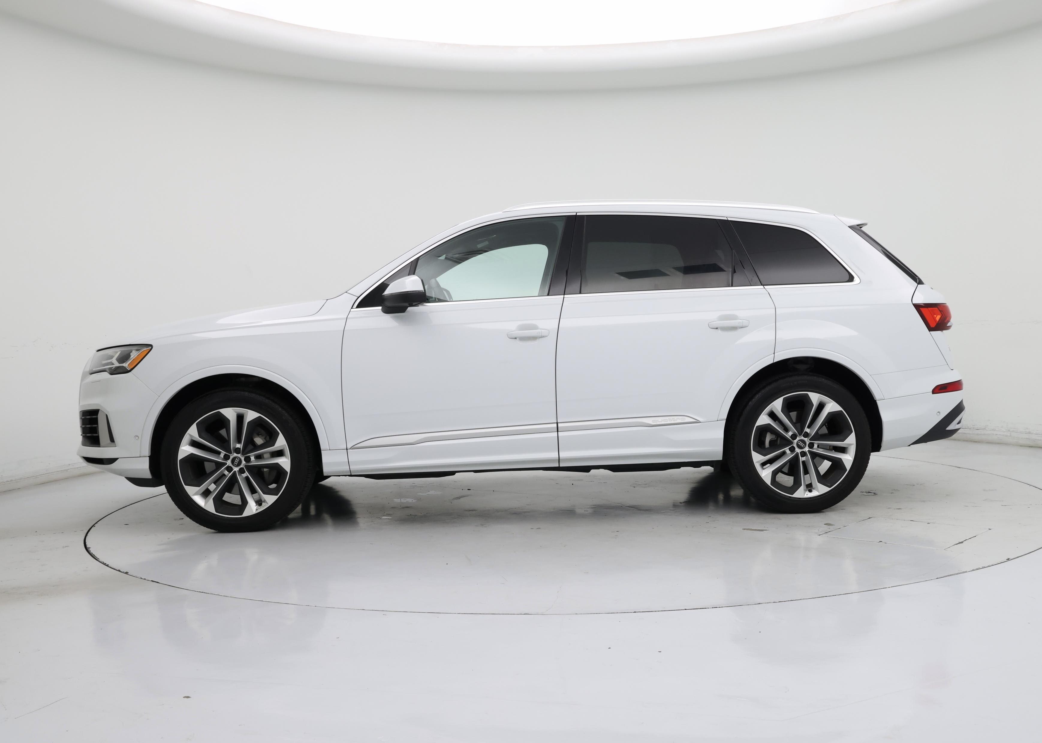 Thumbnail: 2021 Audi Q7 - 3