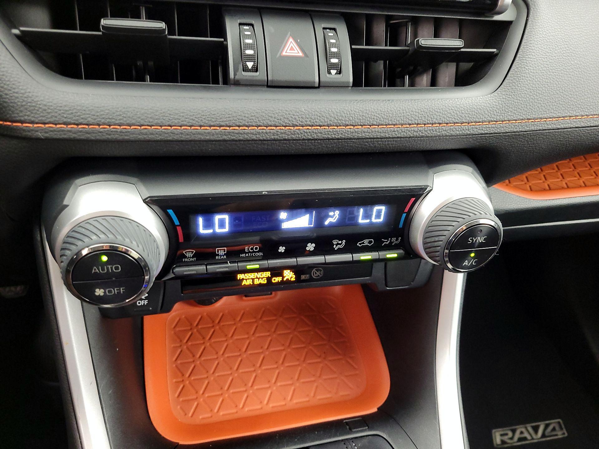 Thumbnail: 2019 Toyota RAV4 - 16
