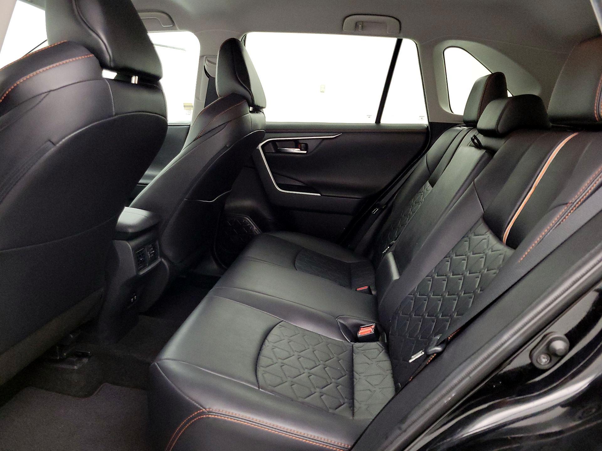 Thumbnail: 2019 Toyota RAV4 - 19