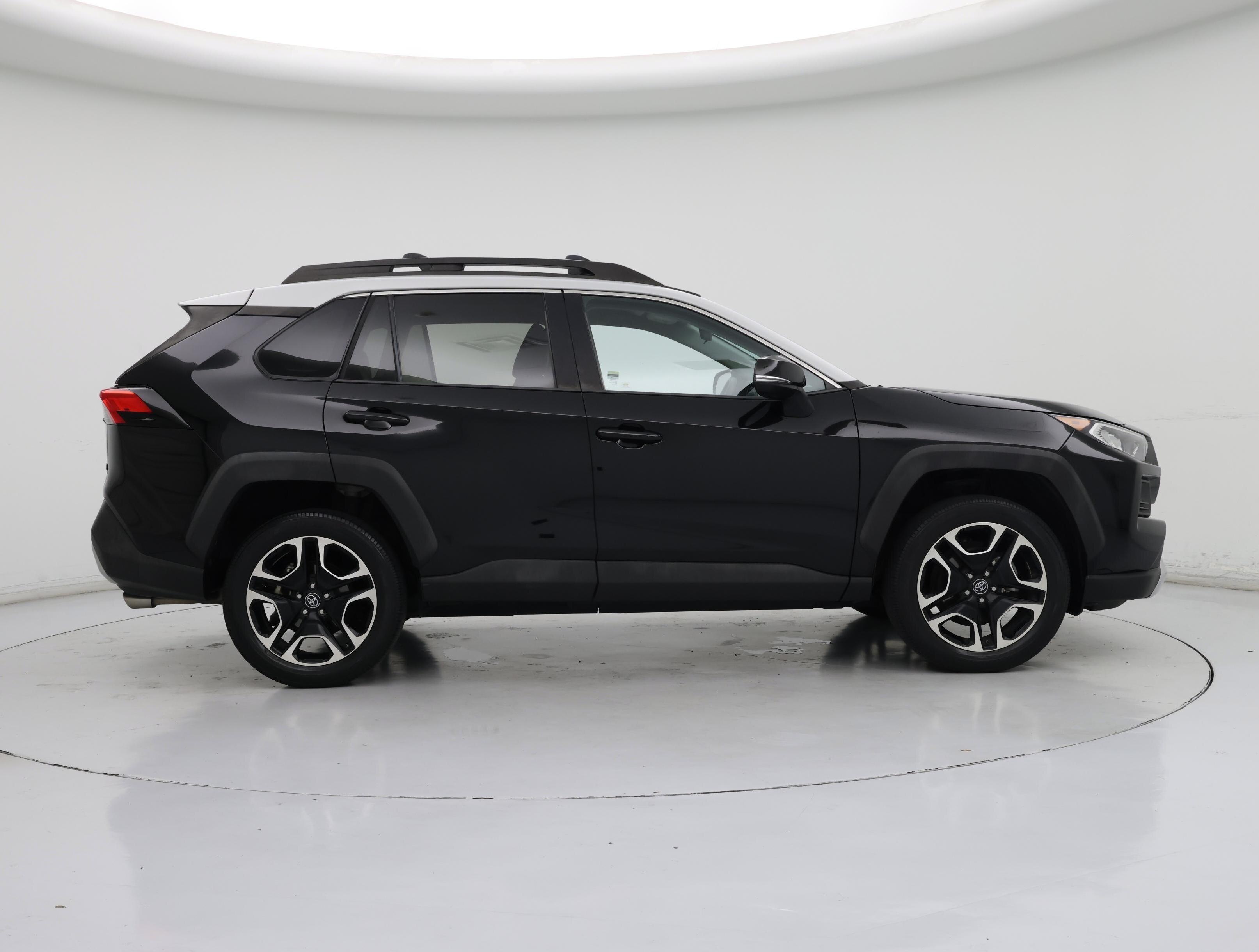 Thumbnail: 2019 Toyota RAV4 - 7