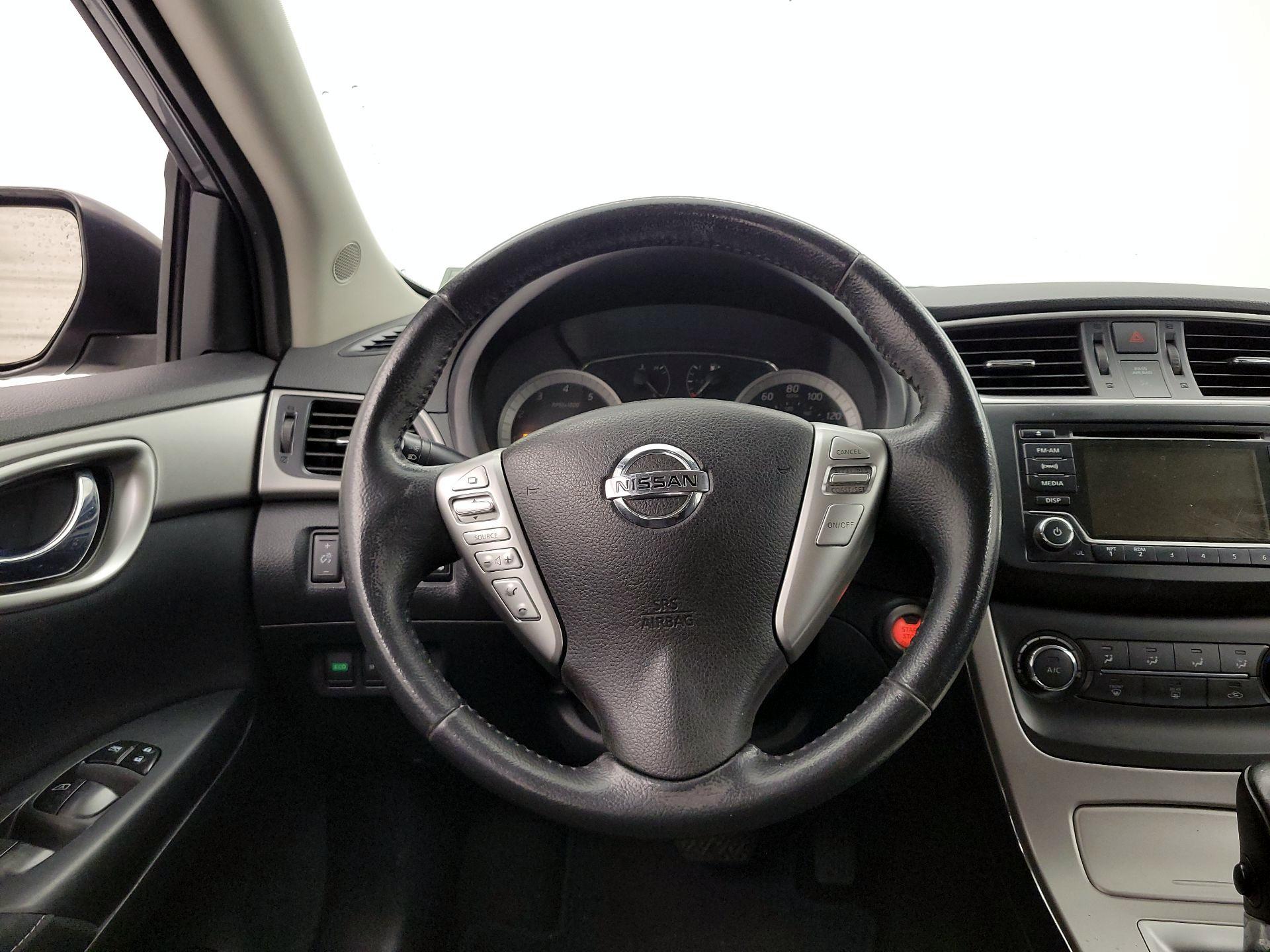 Thumbnail: 2015 Nissan Sentra - 10