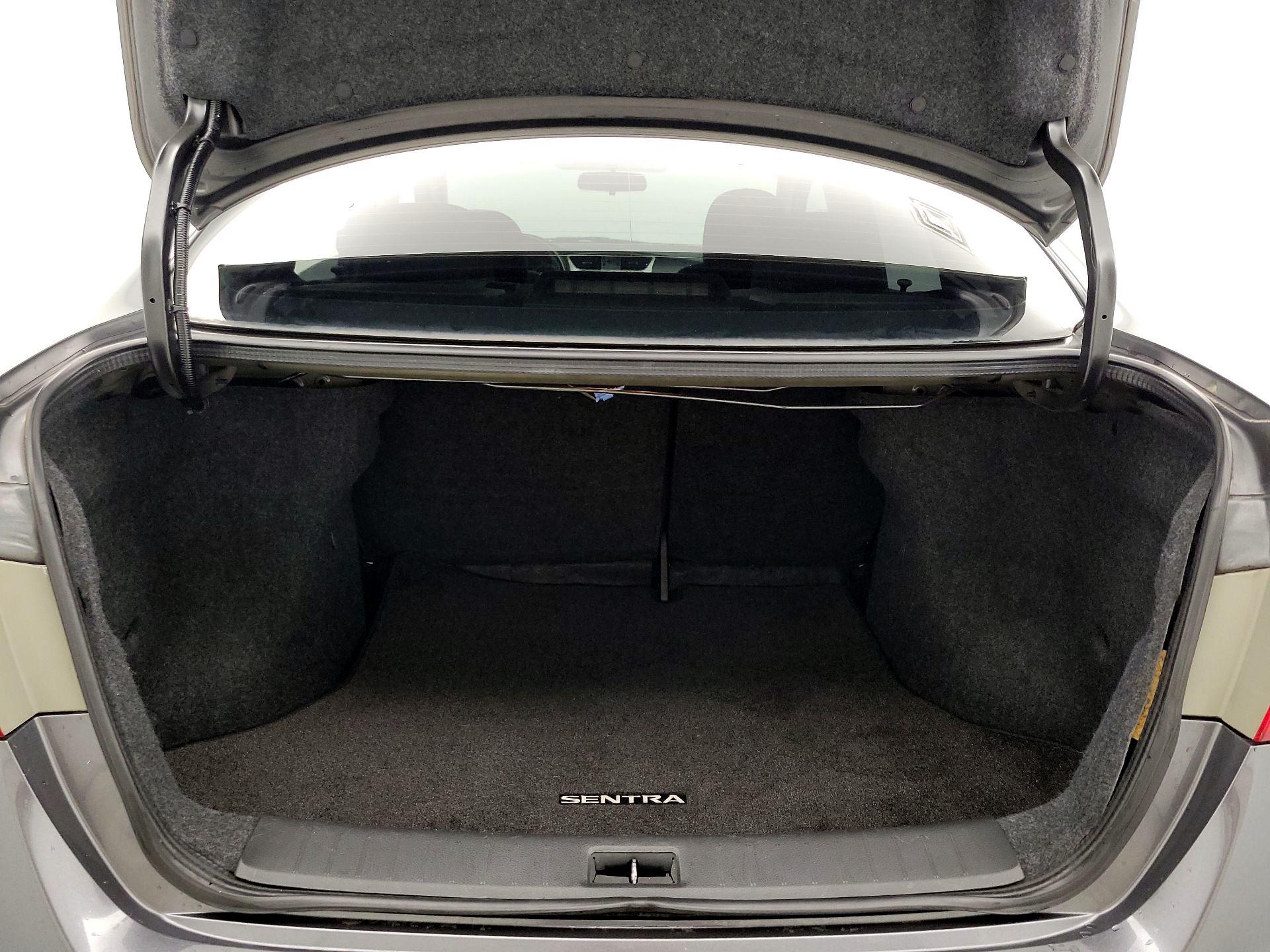 Thumbnail: 2015 Nissan Sentra - 20