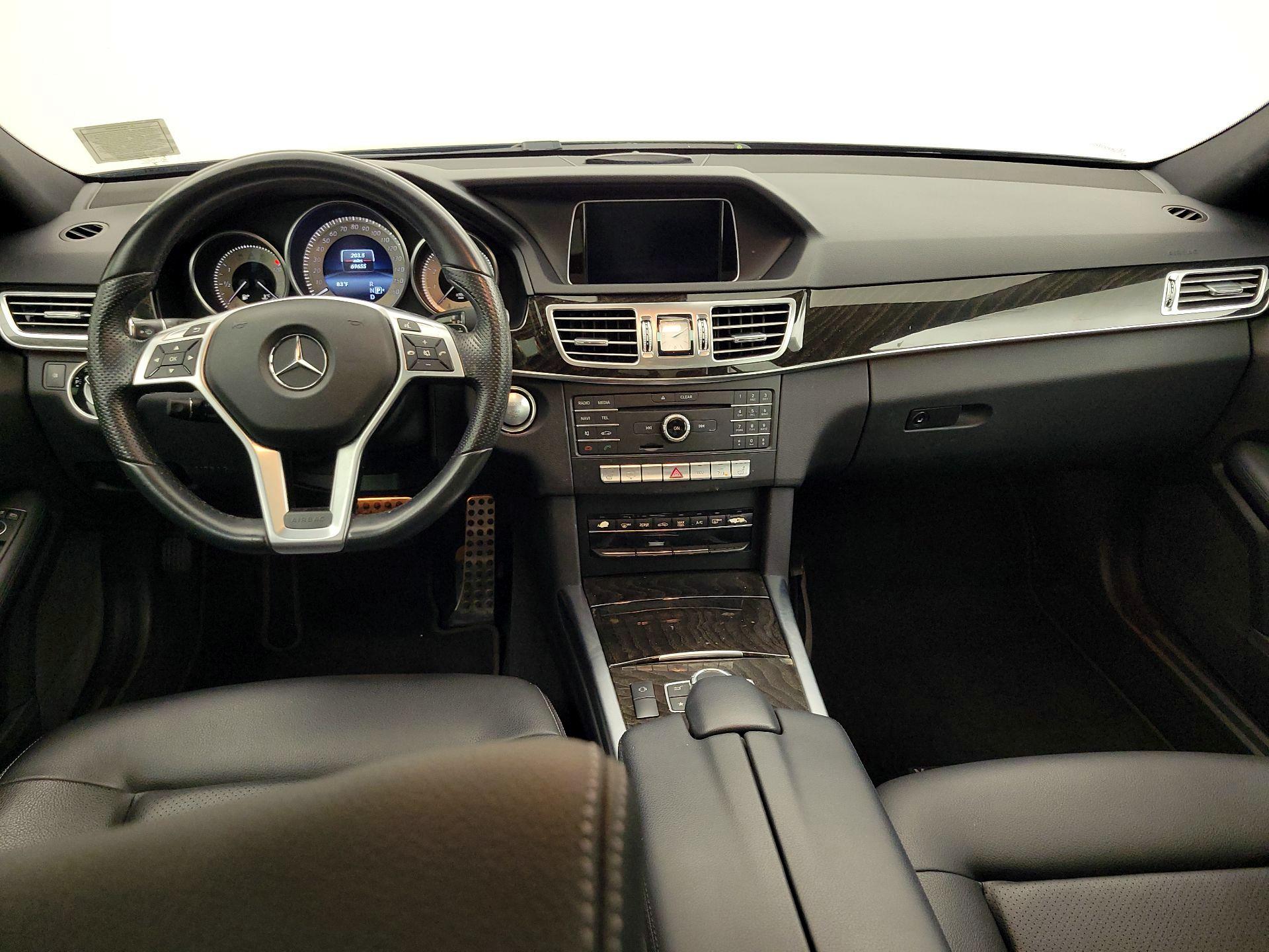Thumbnail: 2016 Mercedes-Benz E-Class - 9